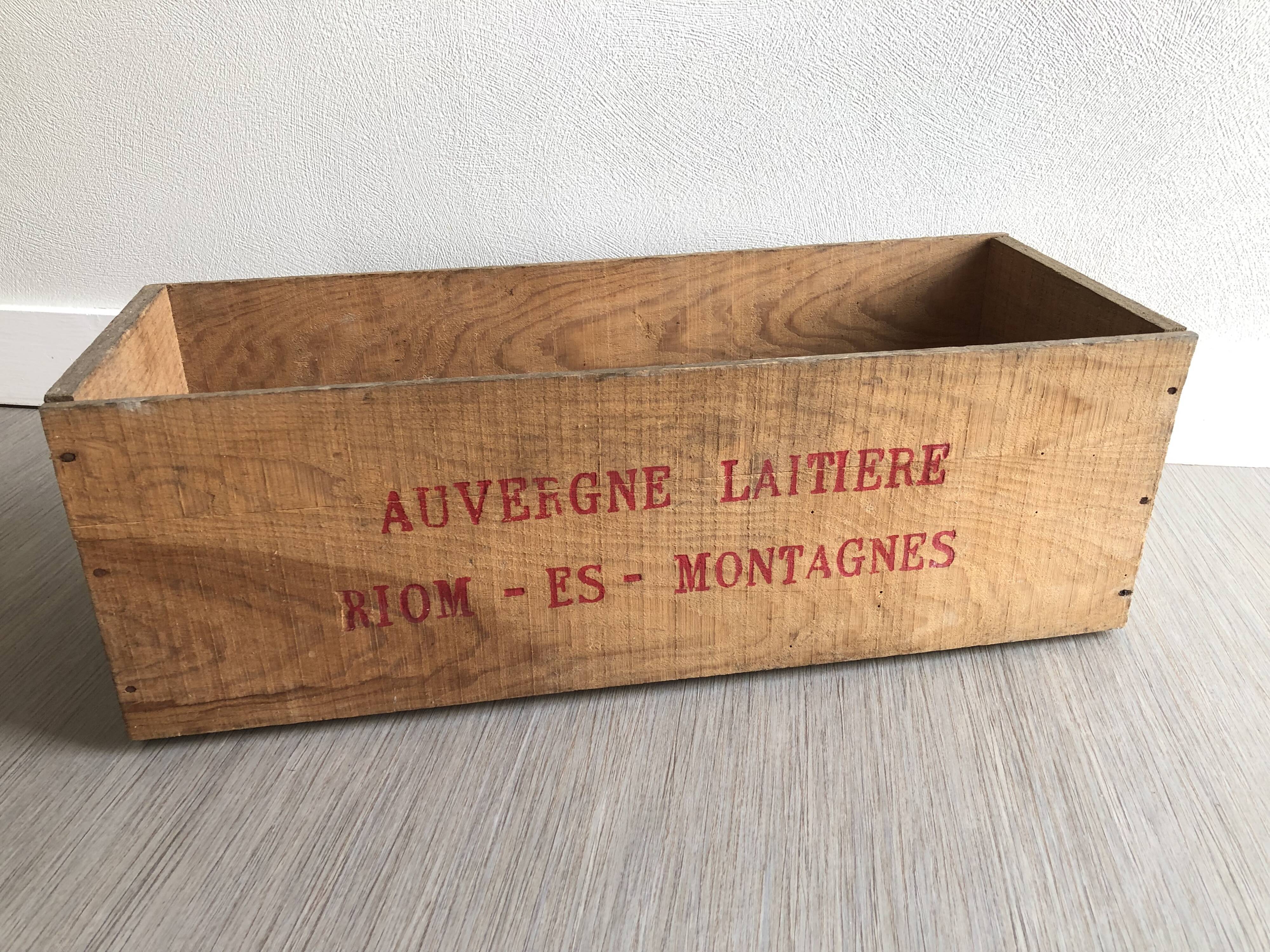 Wood advertising box "Auvergne dairy"
