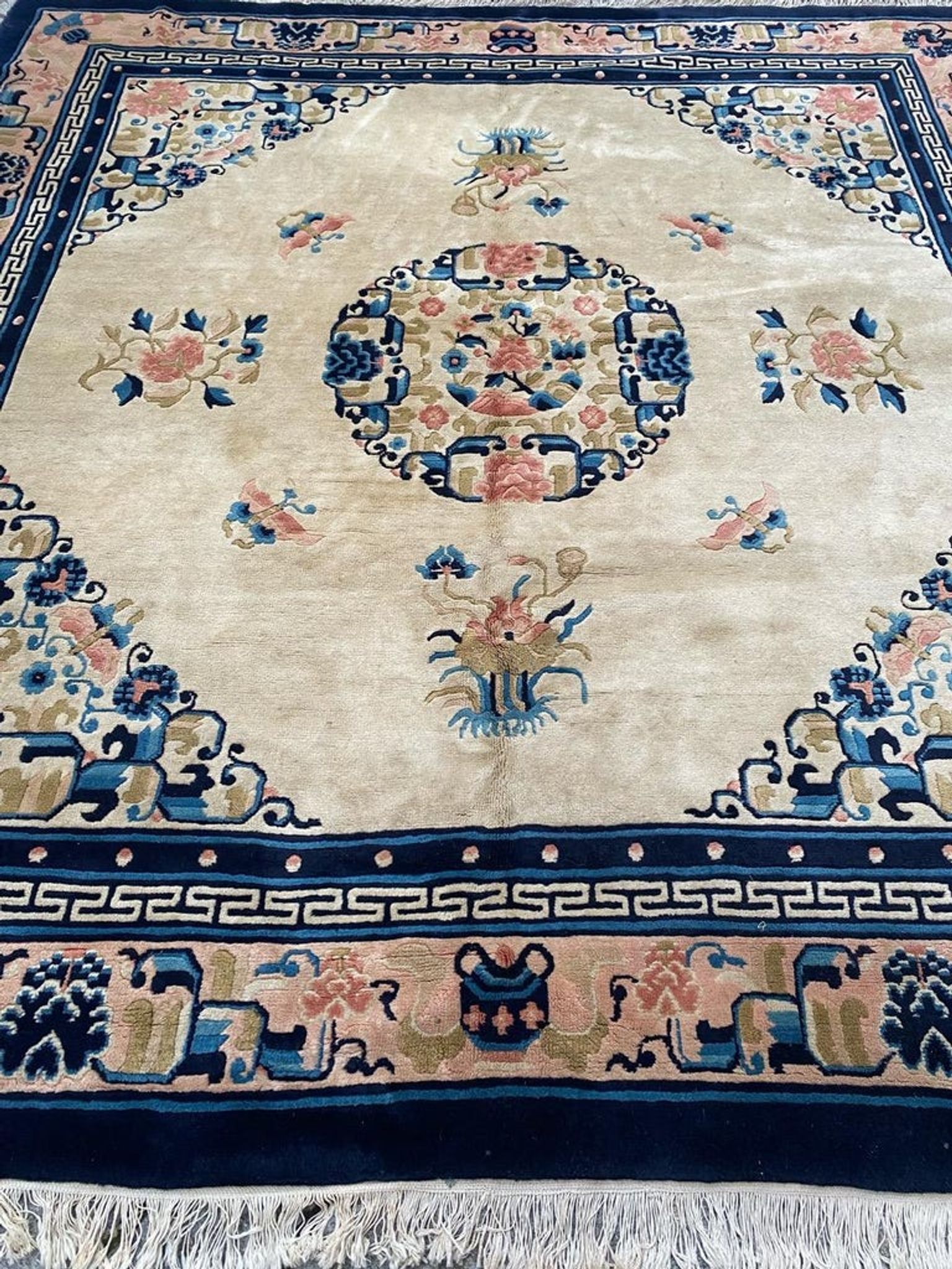 Tapis carré vintage Art Déco de Pékin Chine