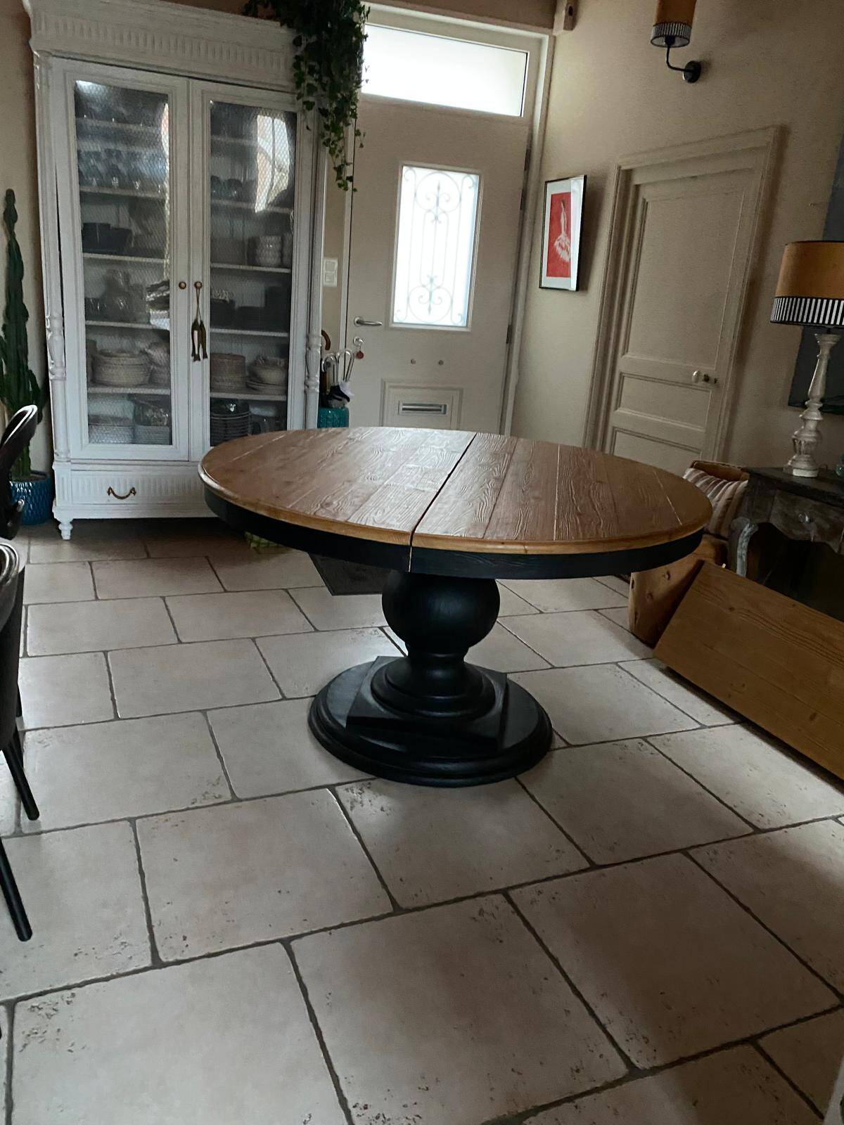 Extendable round table Interior’s – solid wood