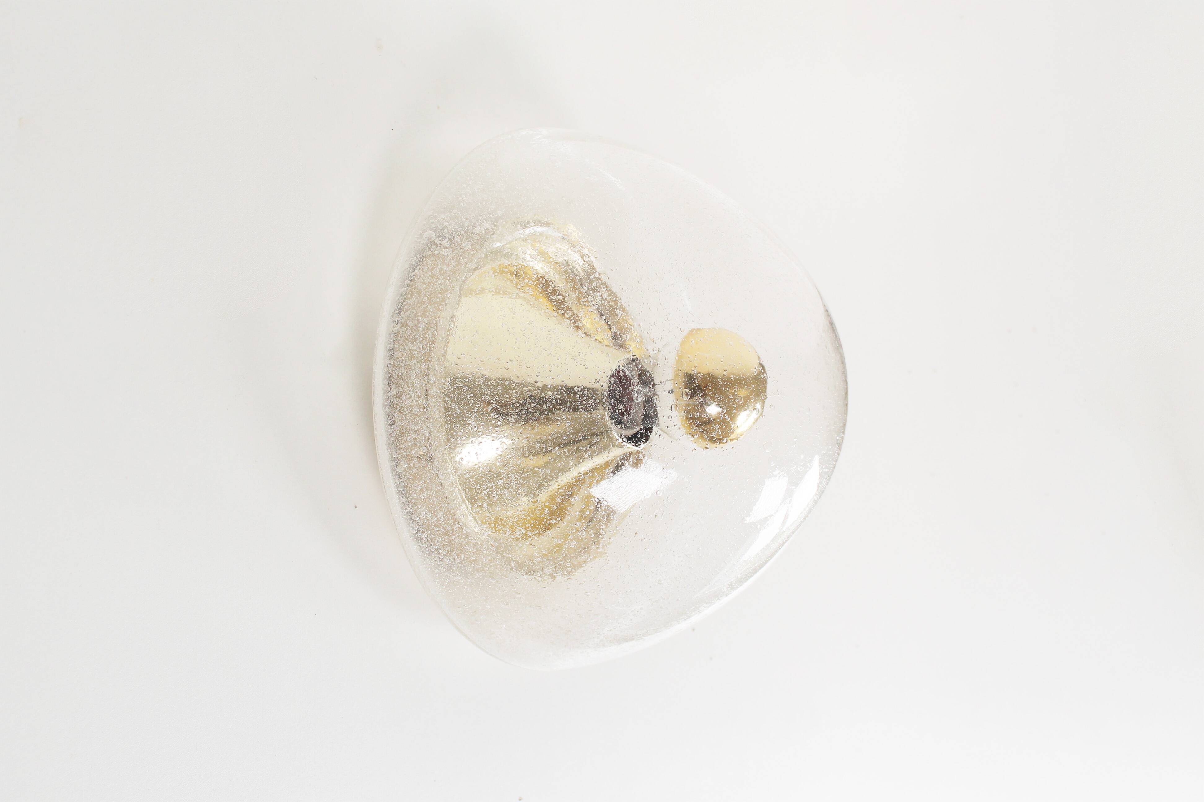 Applique ou plafonnier en laiton et verre bullé par Hoffmeister