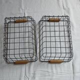 2 metal baskets
