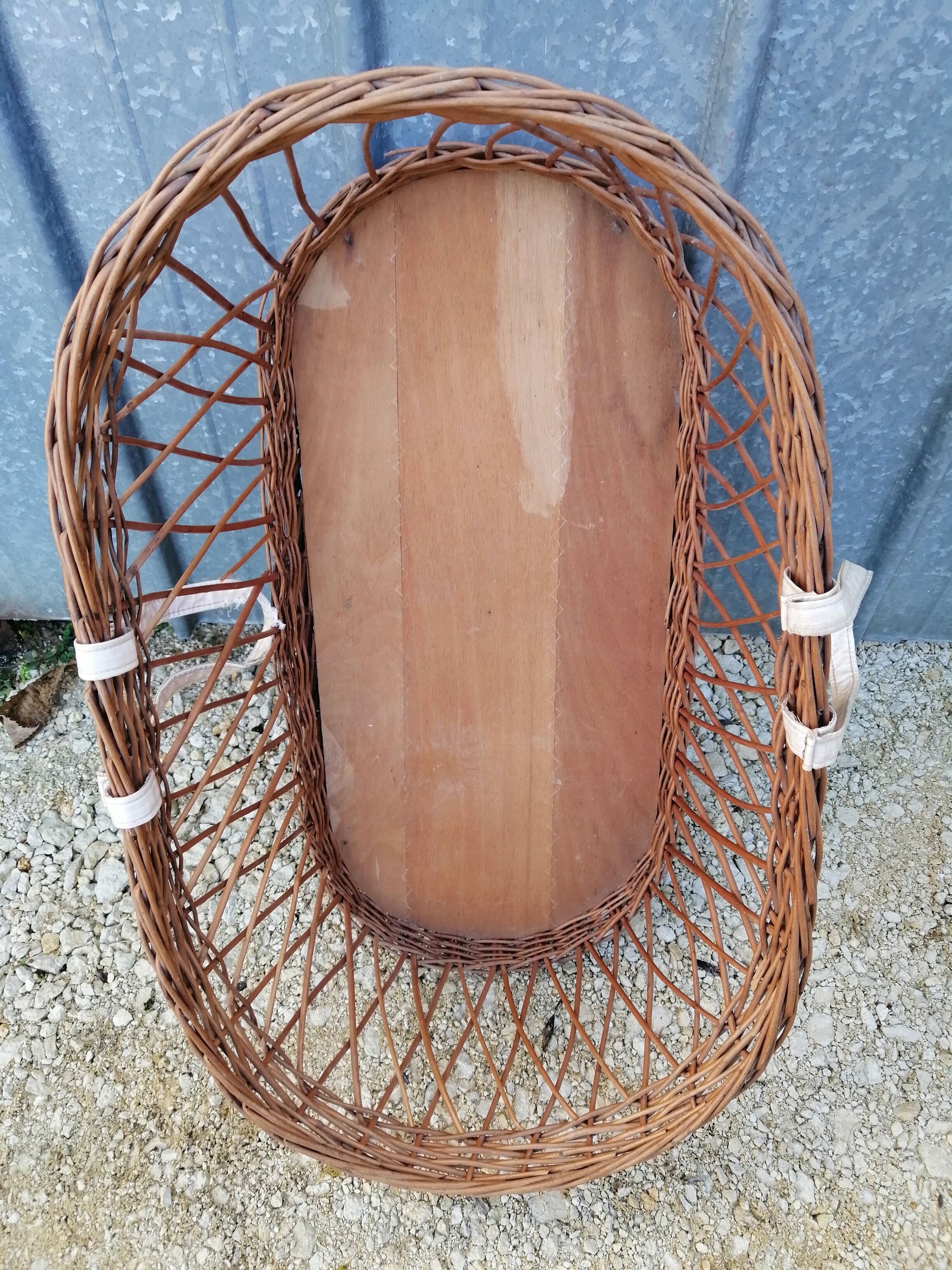Berceau en rotin et osier