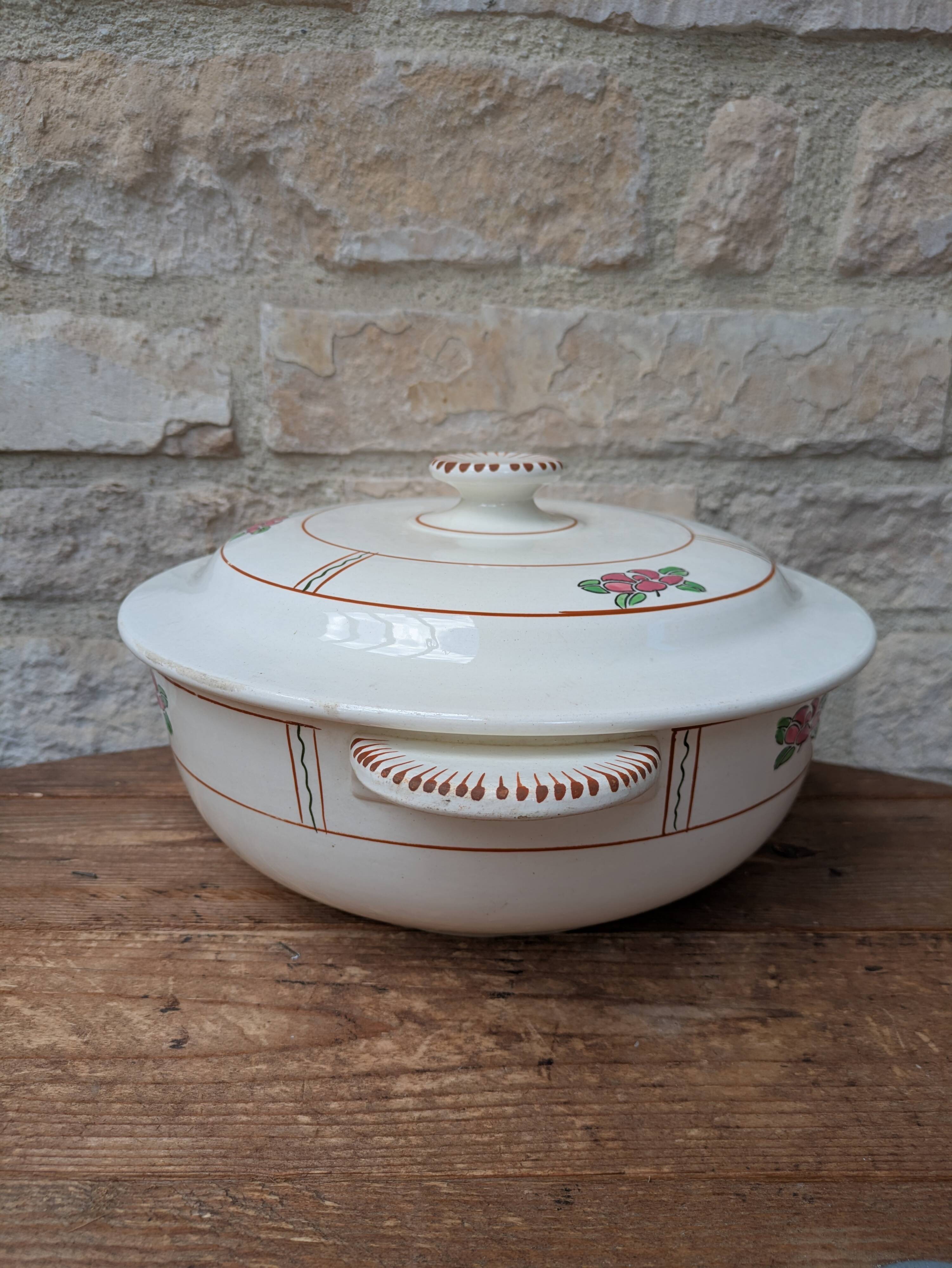 Soup tureen with lid in Salins ironstone model Nénuphar 25.5cm