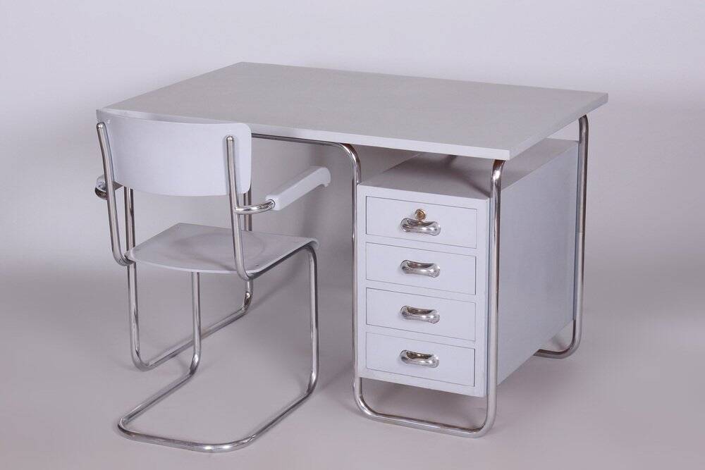 Bauhaus Lacquered Wood Writing Desk & Chair attributed to Hynek Gottwald, 1930s, Set of 2