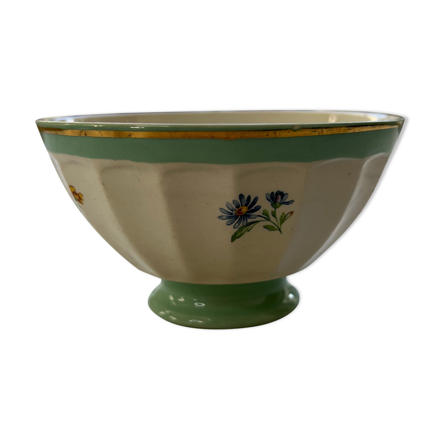 Floral pattern bowl