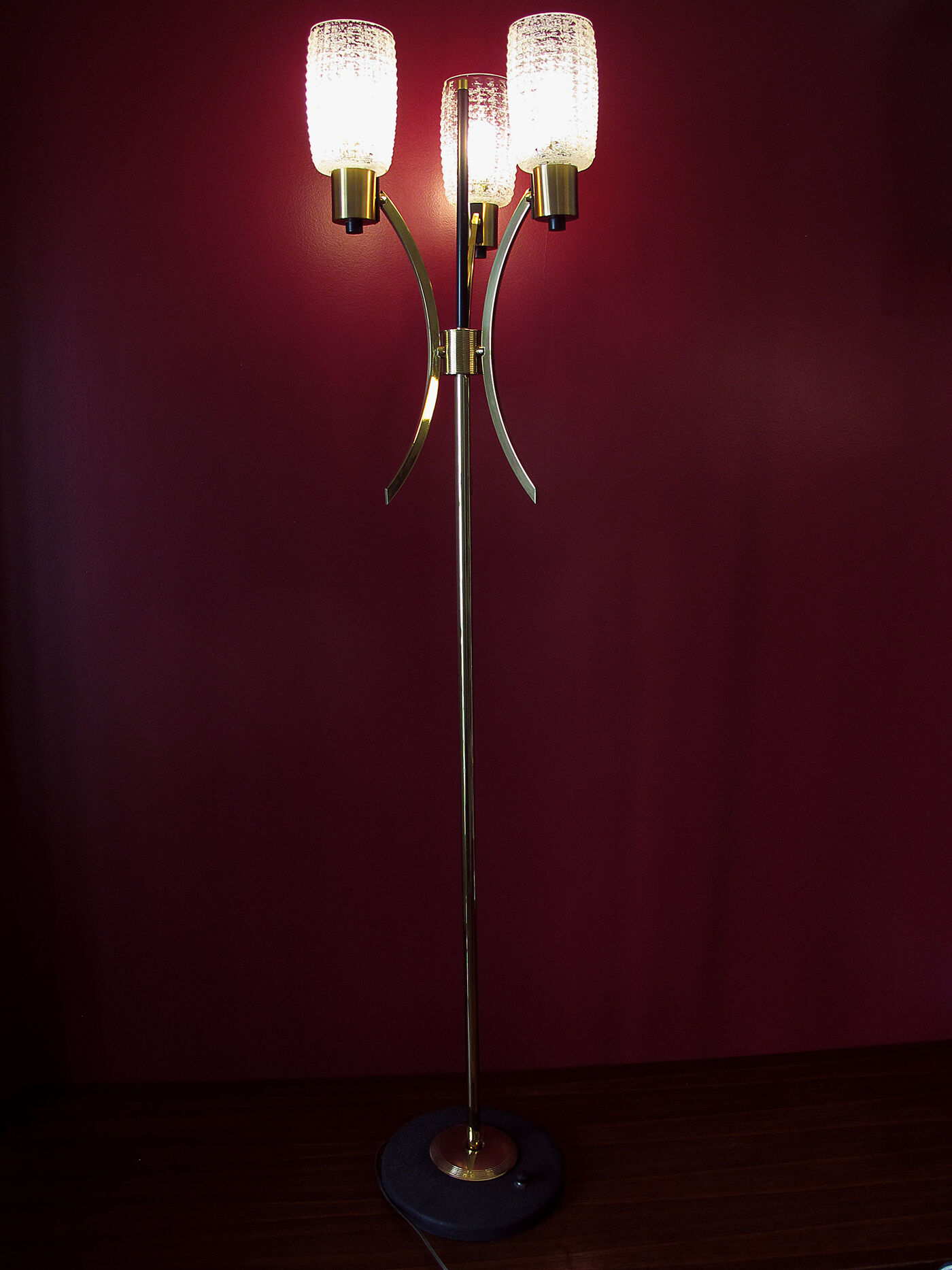 Arlus lamp in brass, satin lacquer metal and engraved glassware 1950