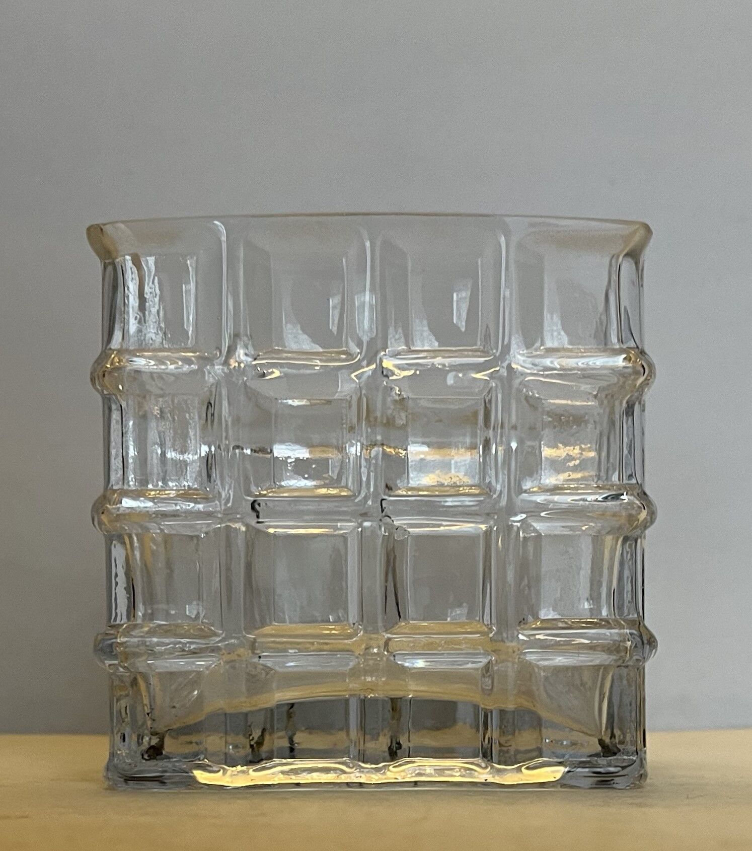 Glass cubic jar
