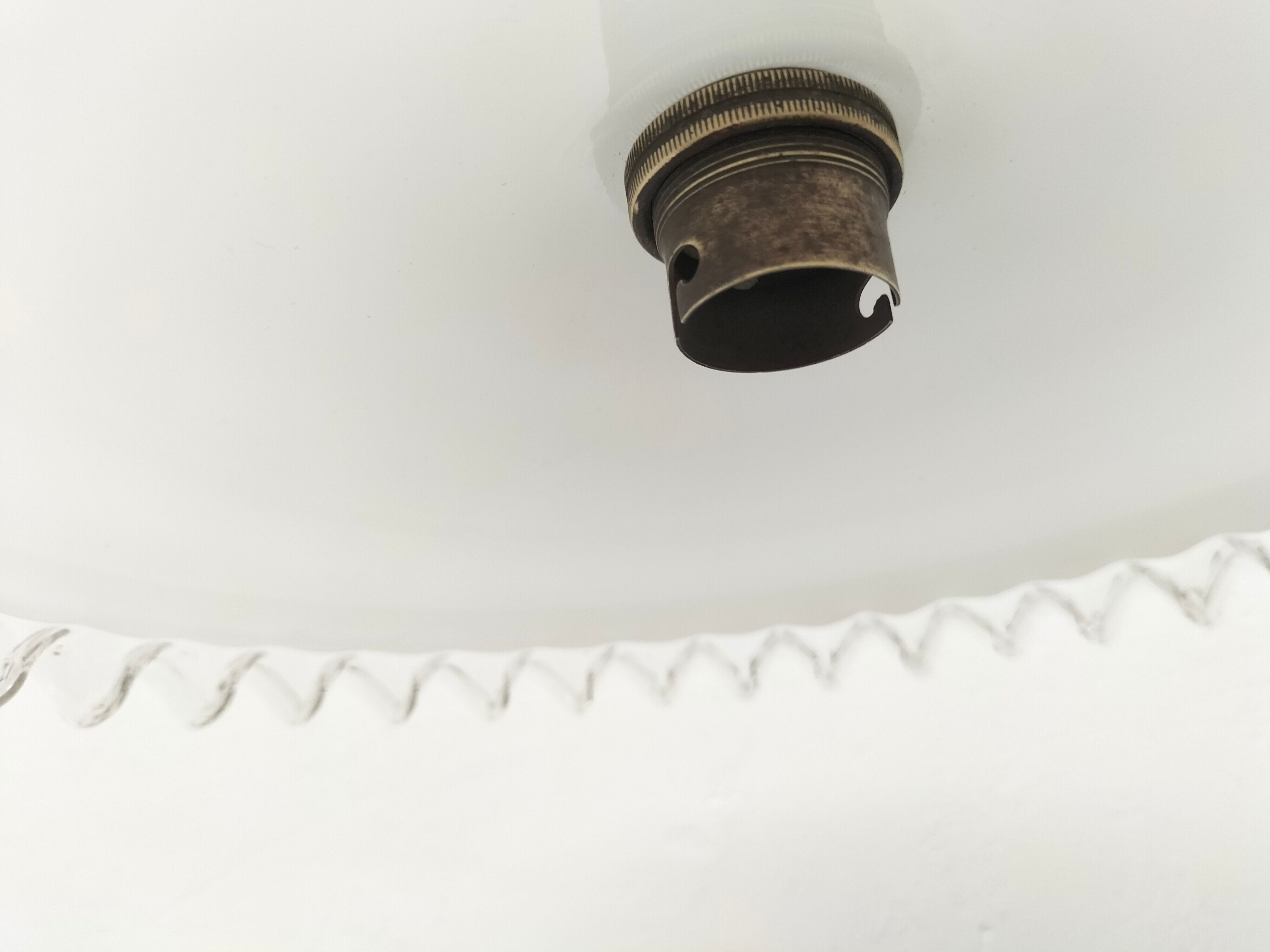 Old opaline suspension