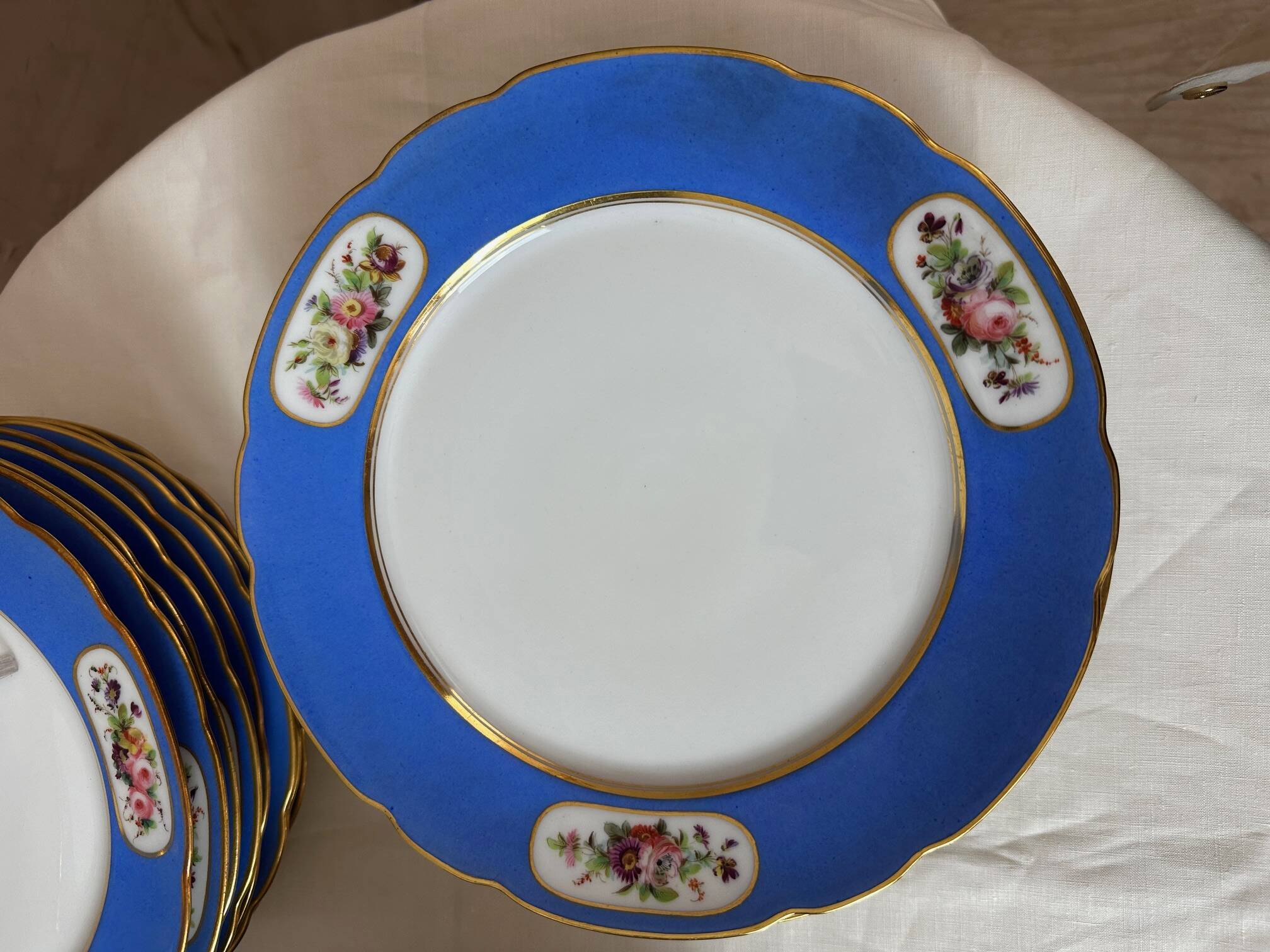 Porcelain service from Paris