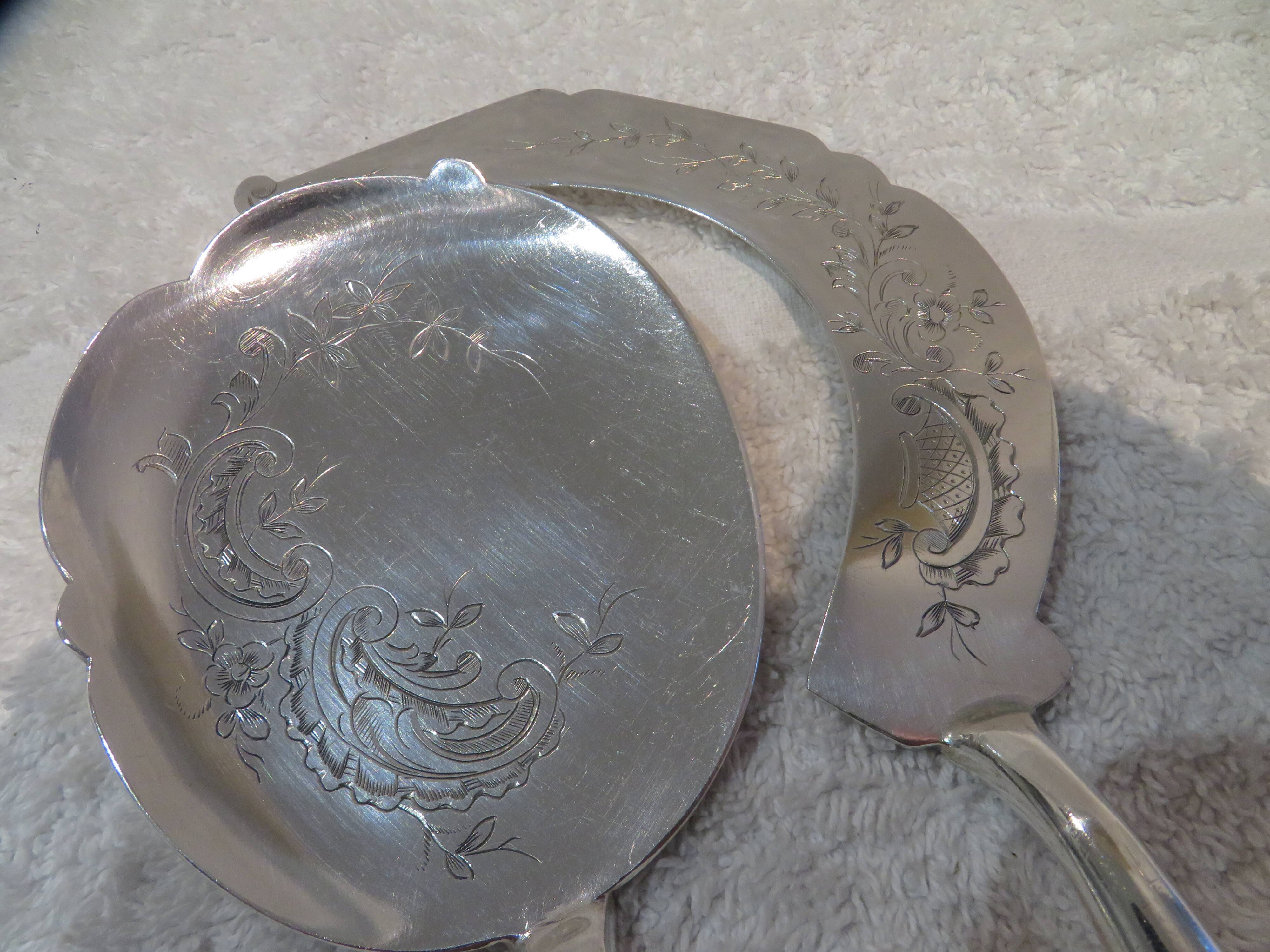 Superb 2-piece ice cream serving set, Boulenger LXV goldsmith scales
