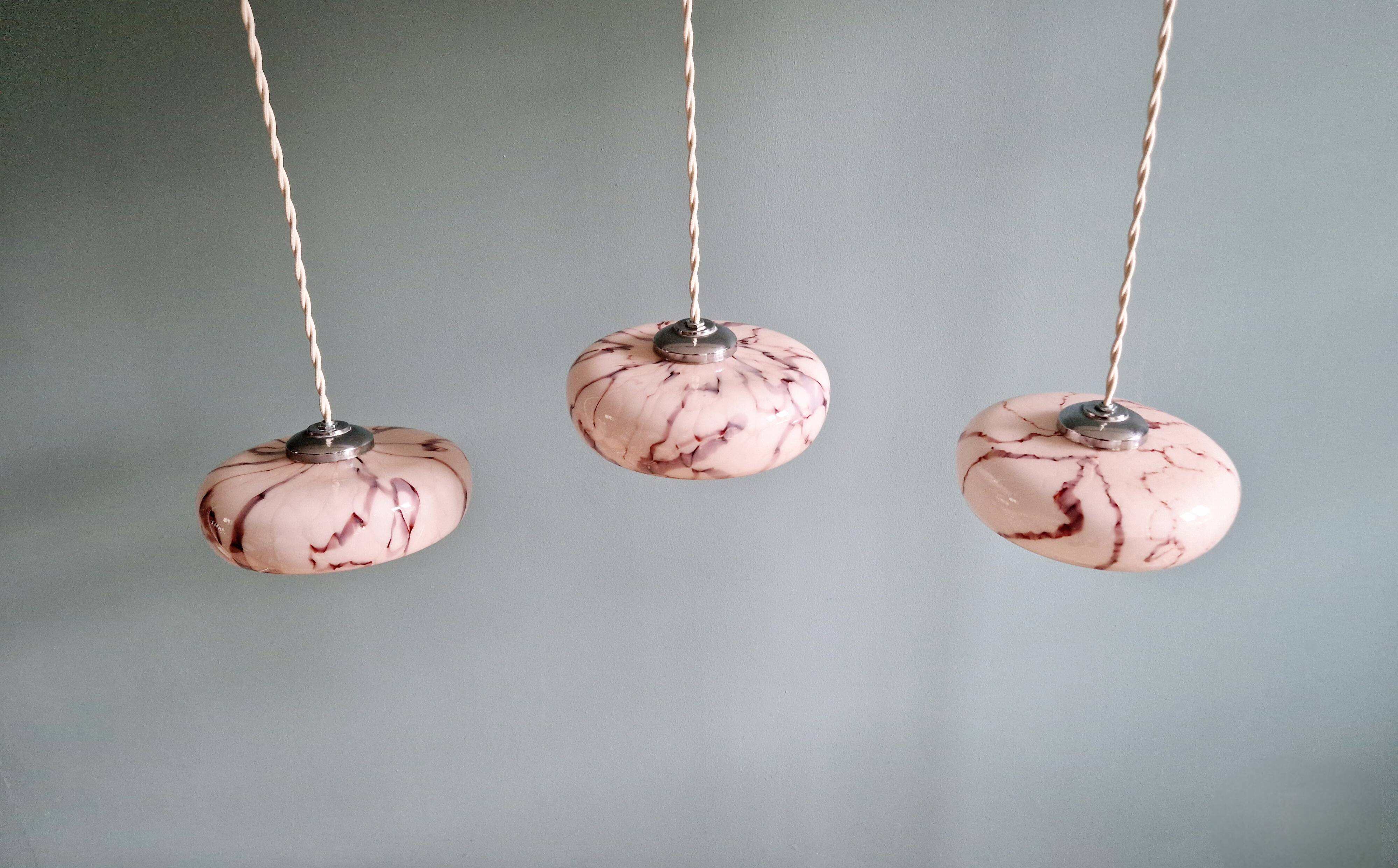 Set of 3 pendants in pink marbled opaline