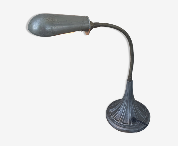 Lampe d'atelier ou de bureau avec flexible