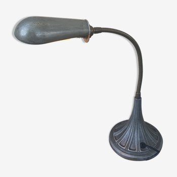 Workshop or desk lamp with hose