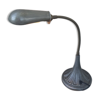 Workshop or desk lamp with hose