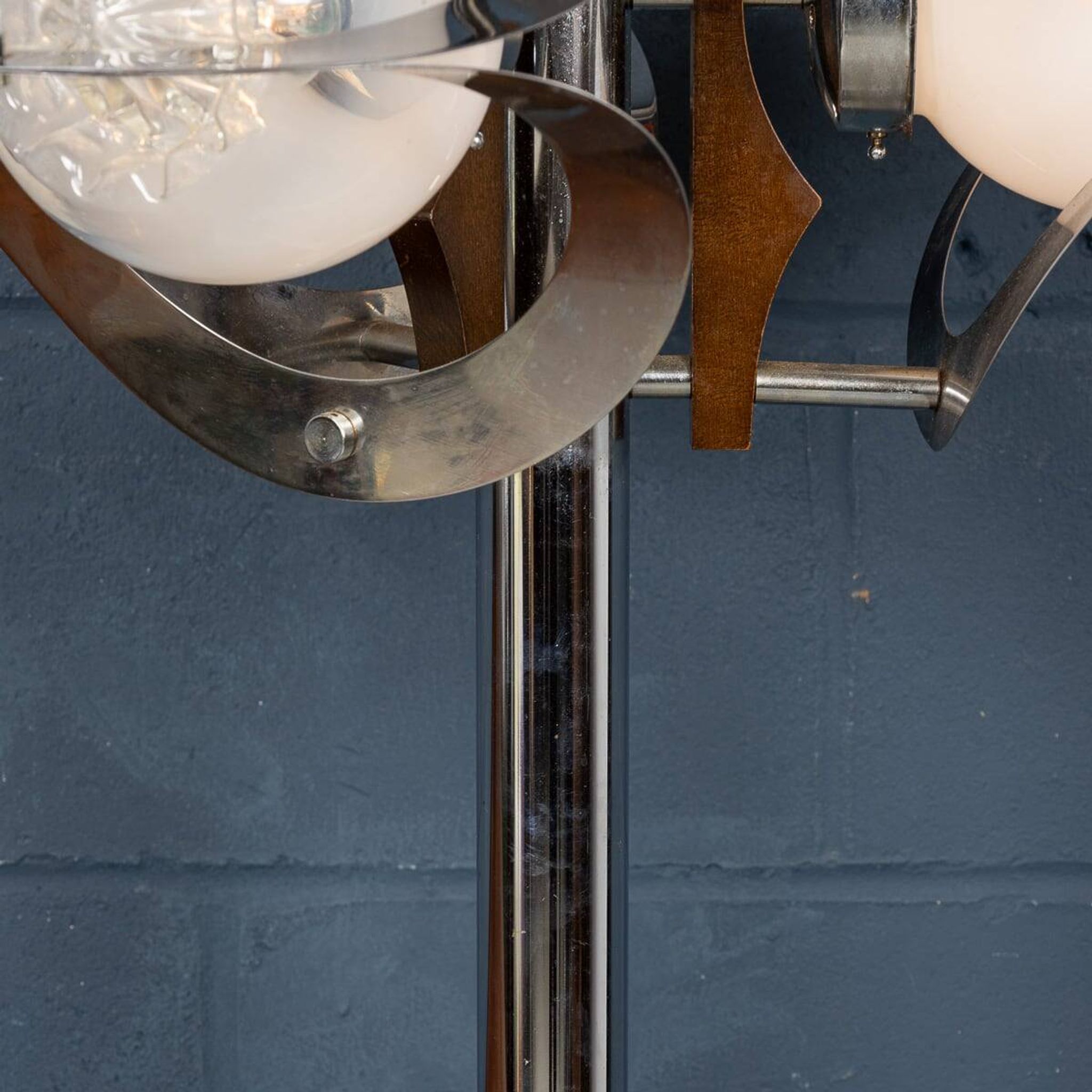 20thc italian floor lamp in the manner of gaetano sciolari, venice c.1970