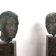 Ensemble de deux bustes en bronze sur stèles en granit par un élève de Georg Kolbe, 1925