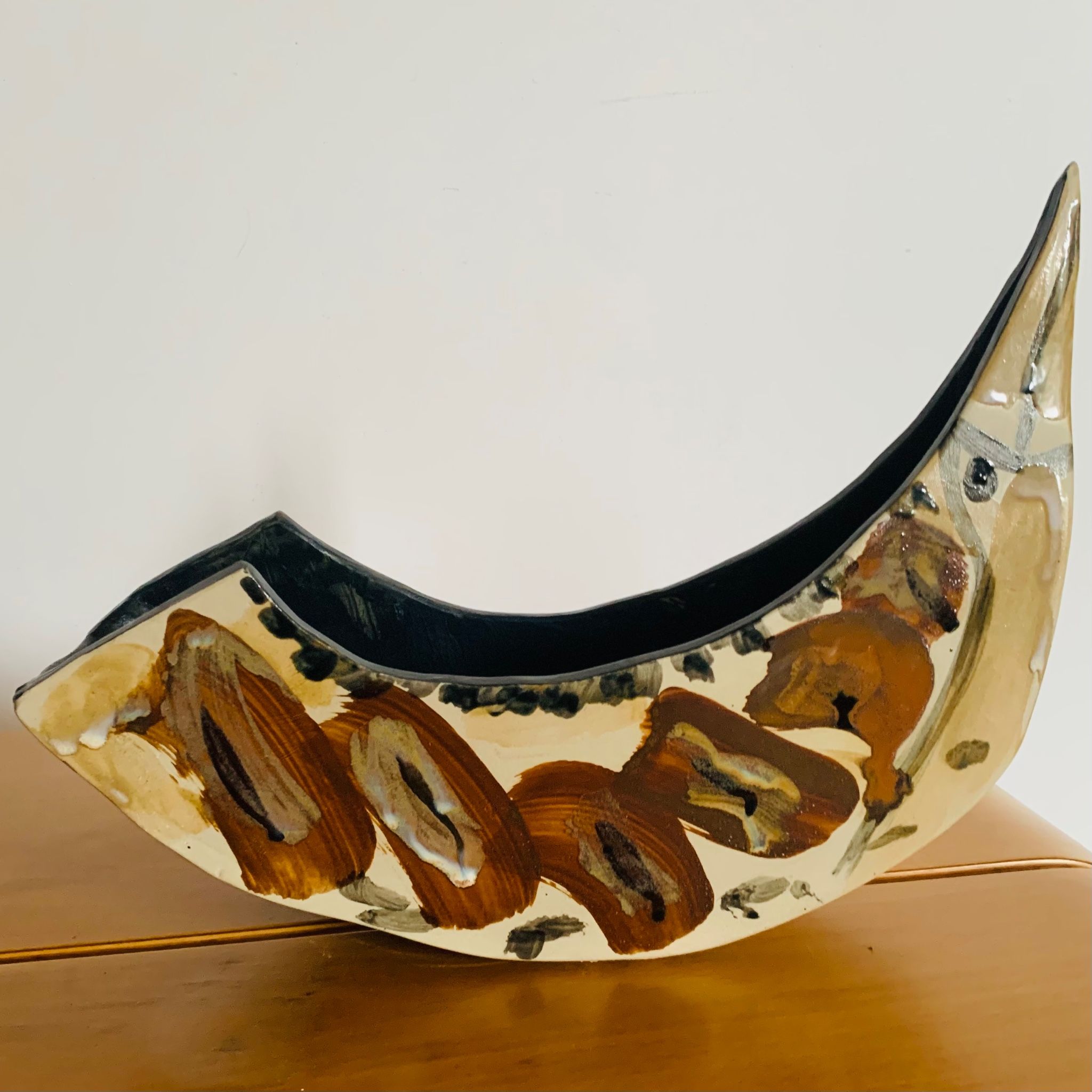Sculptural bird bowl in glazed ceramic