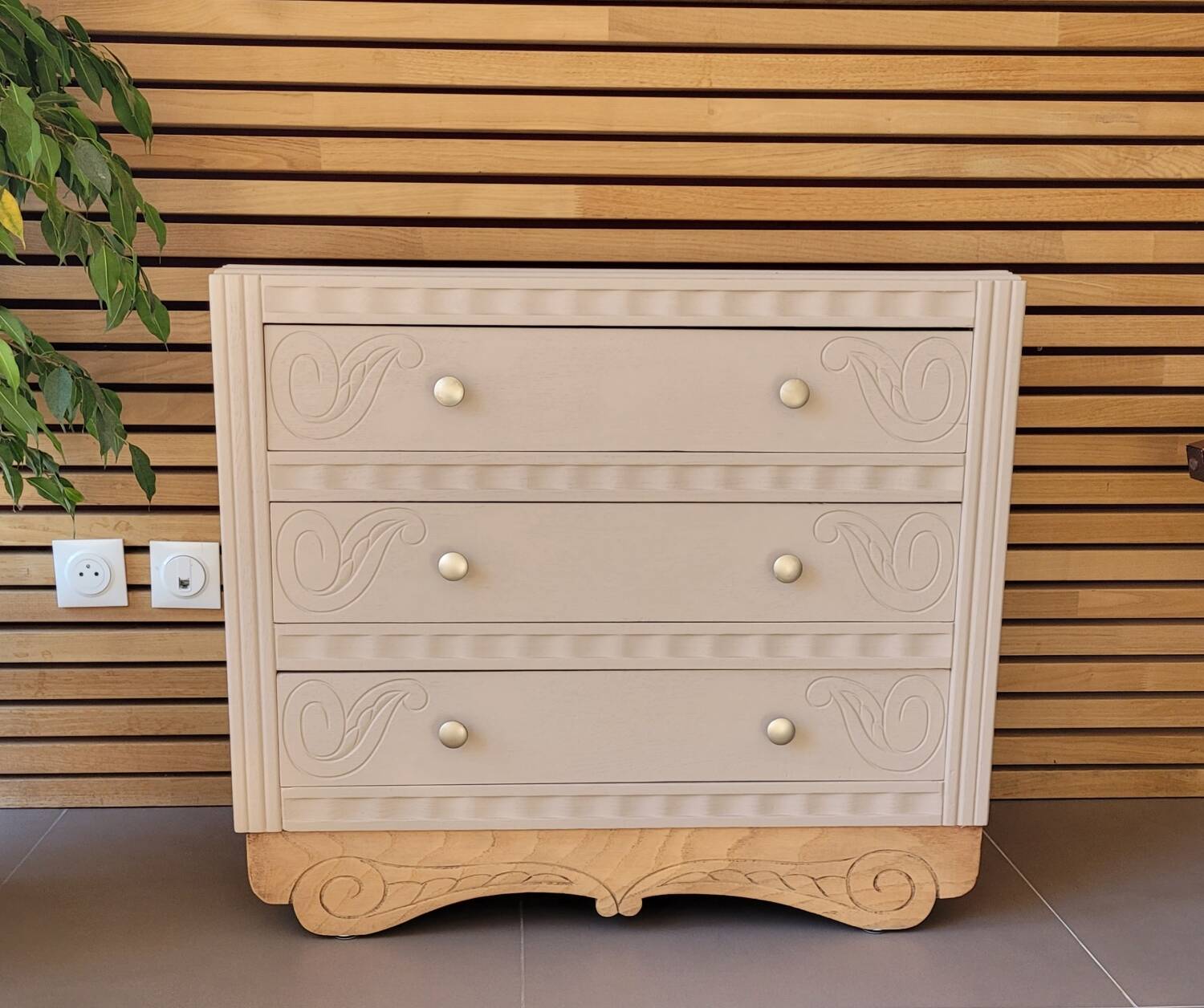 Vintage art deco chest of drawers