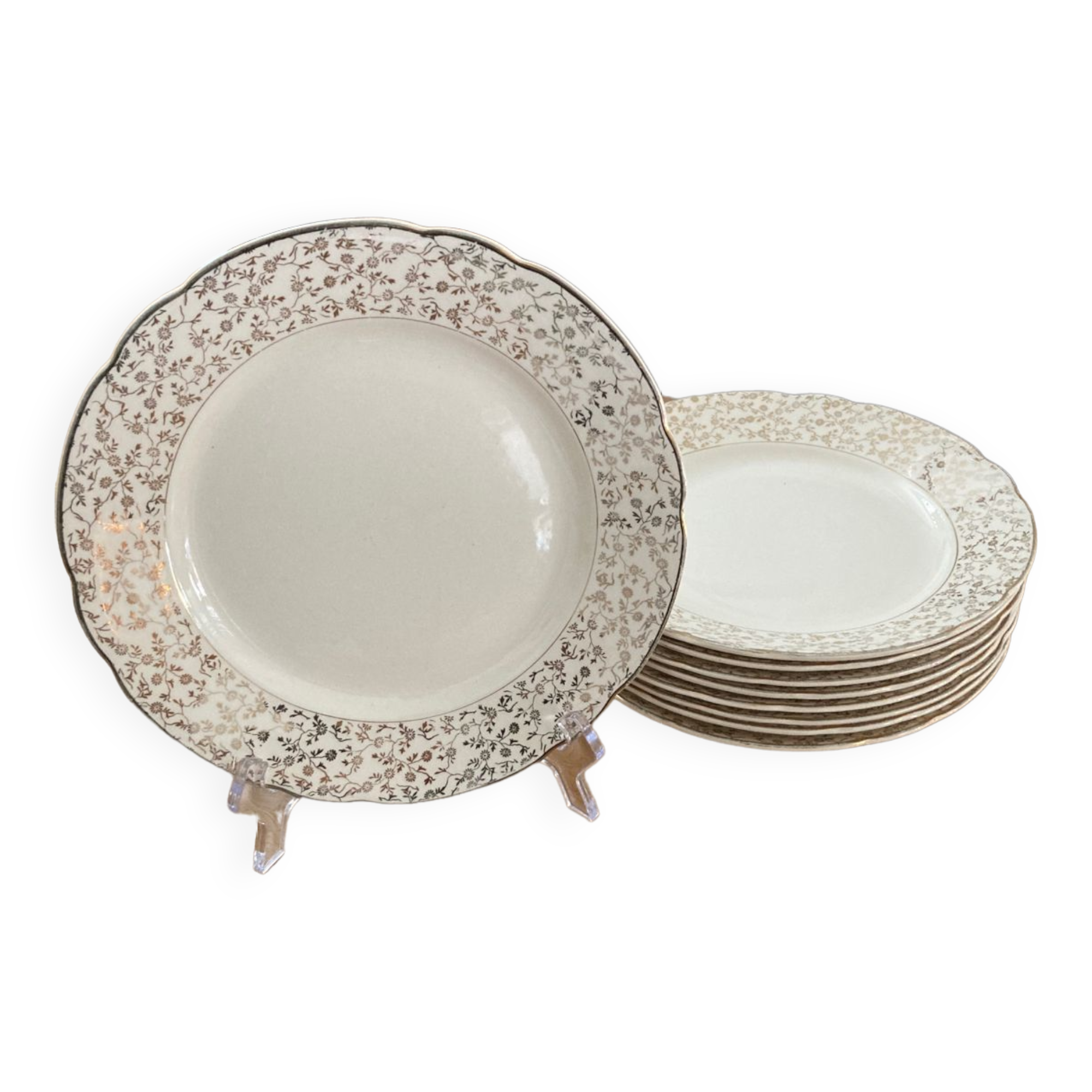 9 Villeroy and Boch “small golden flowers” dinner plates from the 1950s