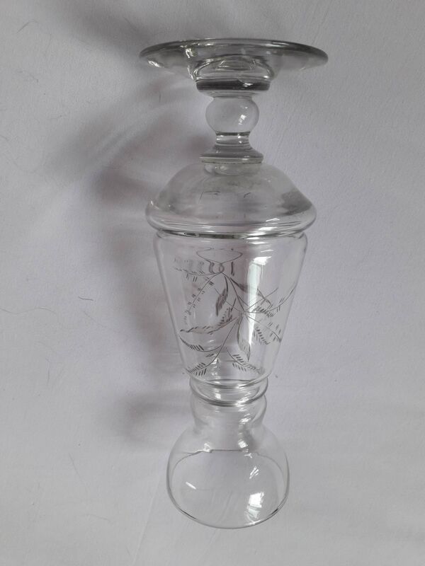 Vase vintage en verre ciselé