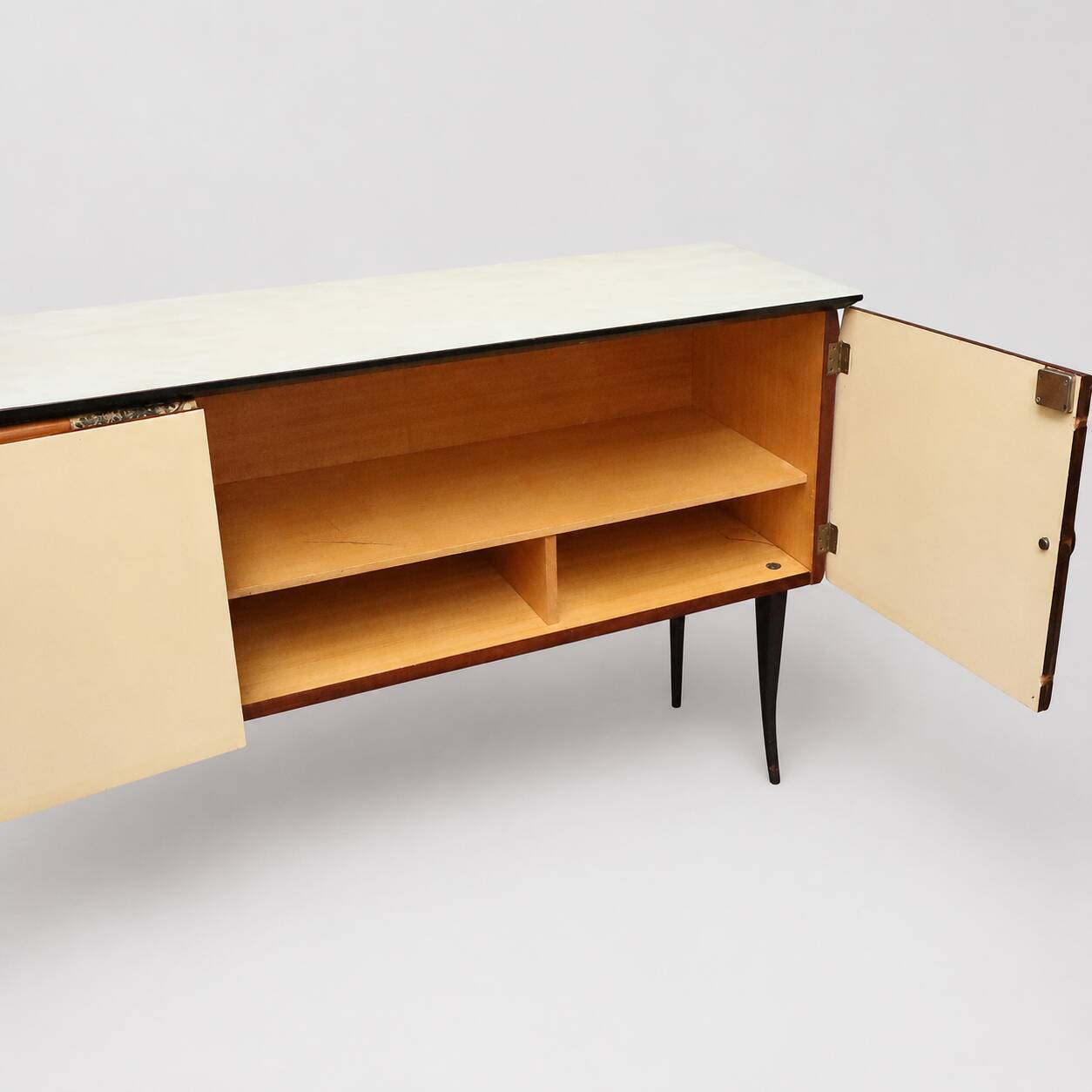 Italian vintage design sideboard with glass top – in the style of Vittorio Dassi