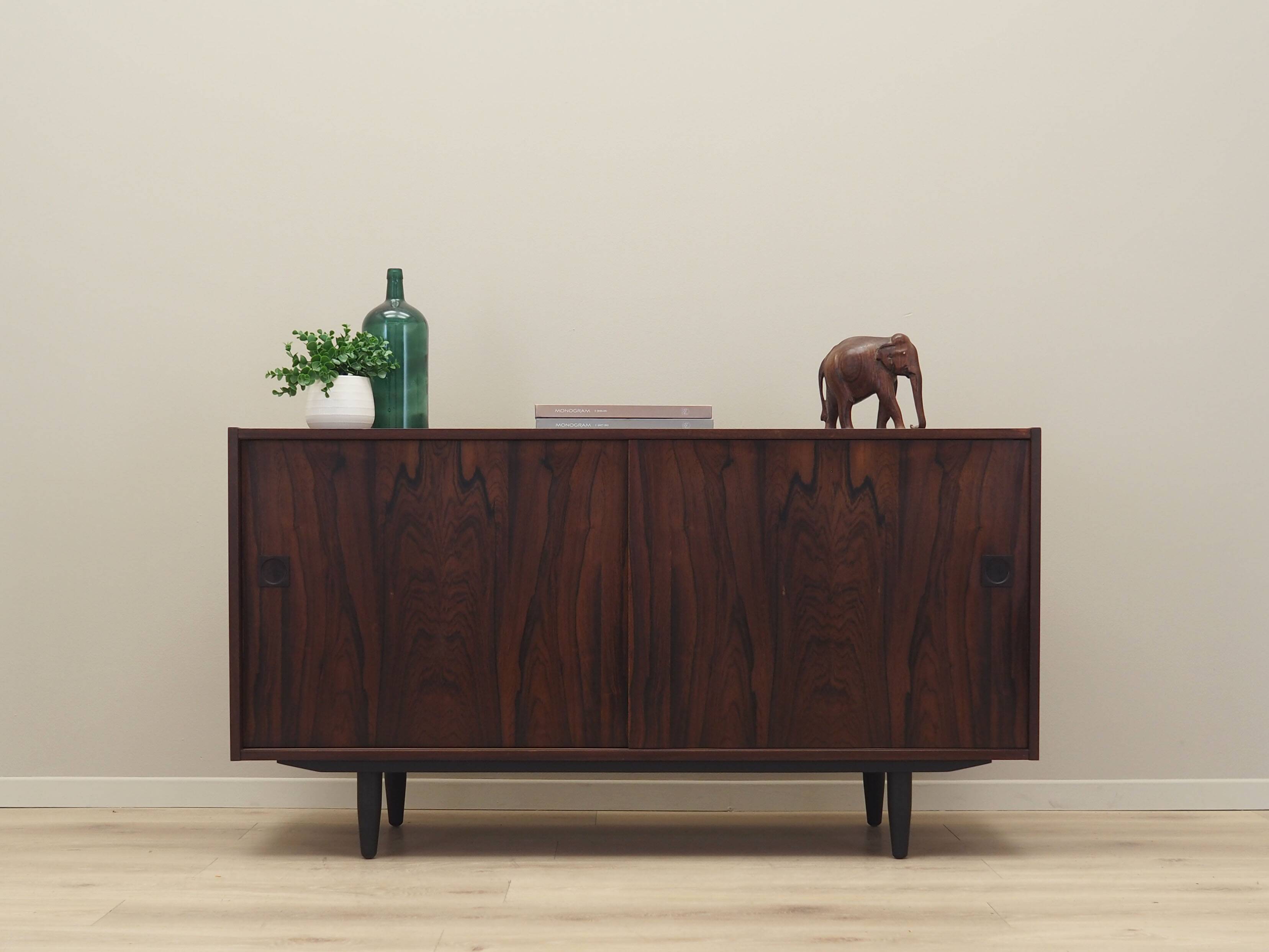 Rosewood cabinet, Danish design, 1970s, manufacturer: Farsø Møbelfabrik