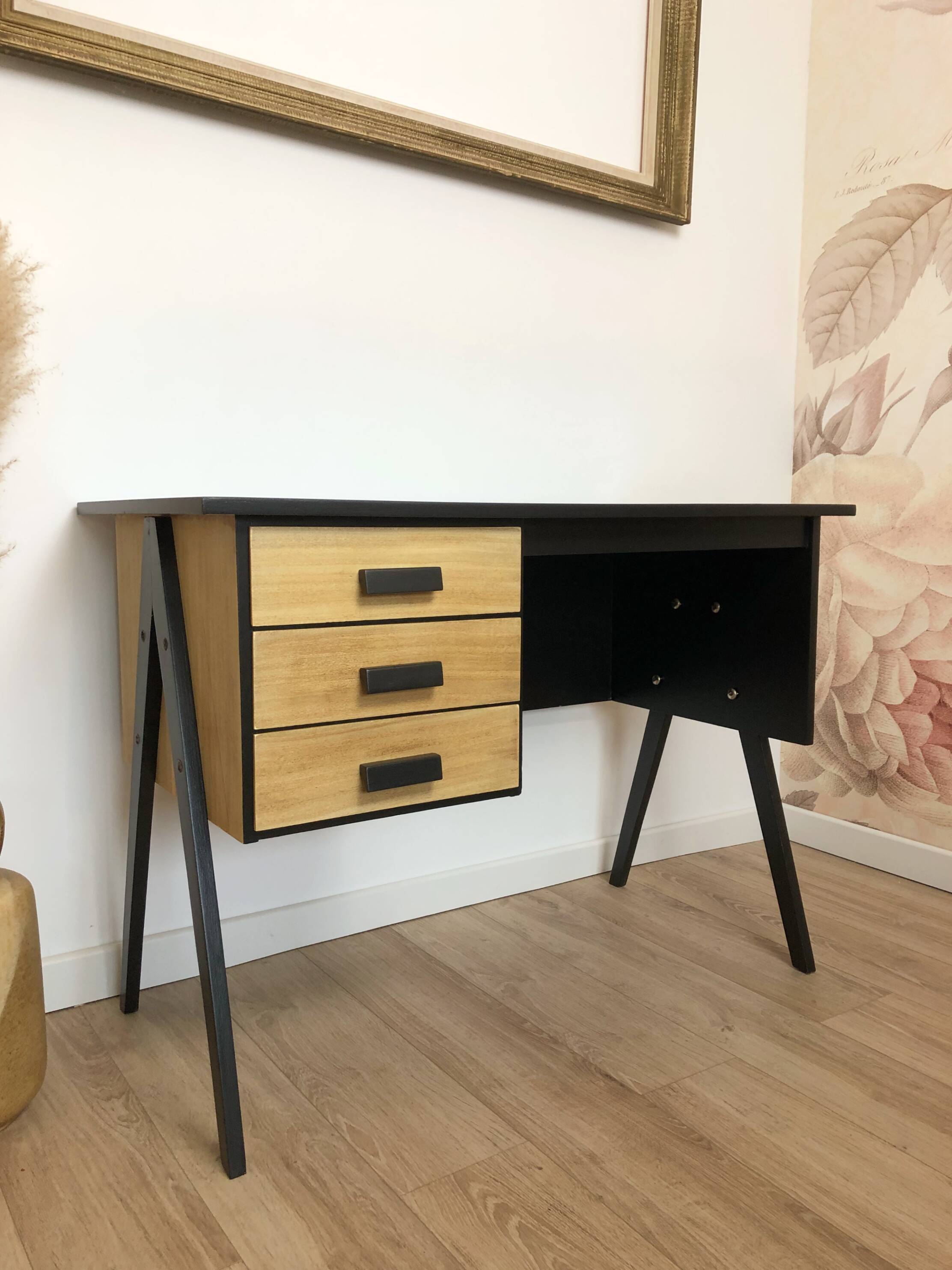 Bureau des années 50/60 aux pieds compas, revisité
