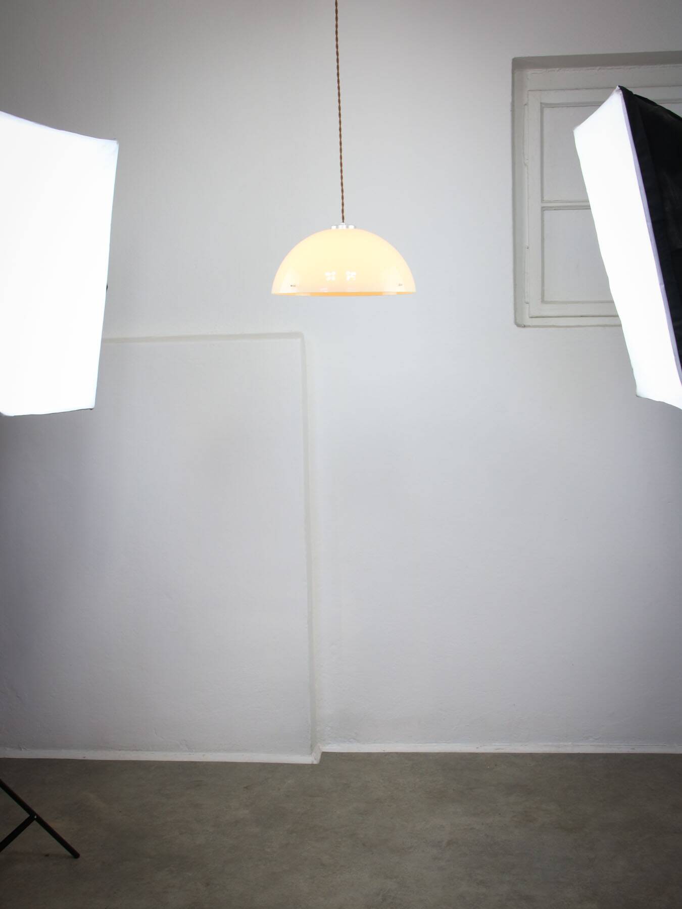 Italian space age beige plexiglass pendant lamp, 1970s