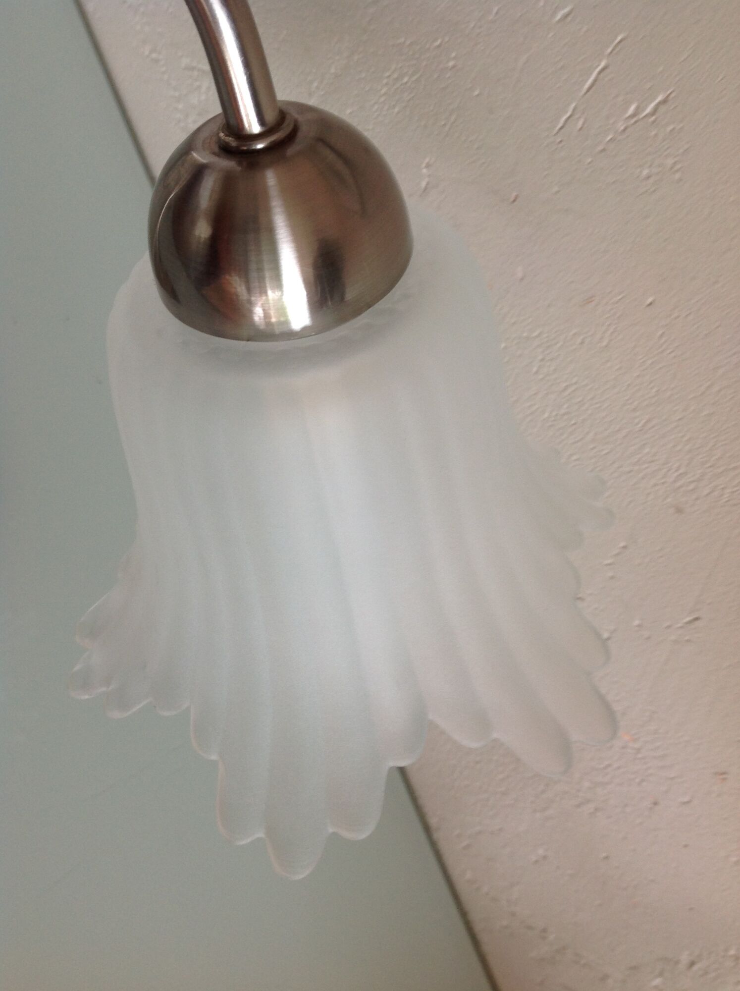 Bedside lamp in metal and frosted glass art deco style