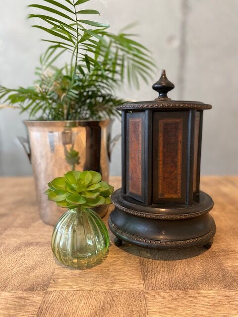 Music box cigar cellar