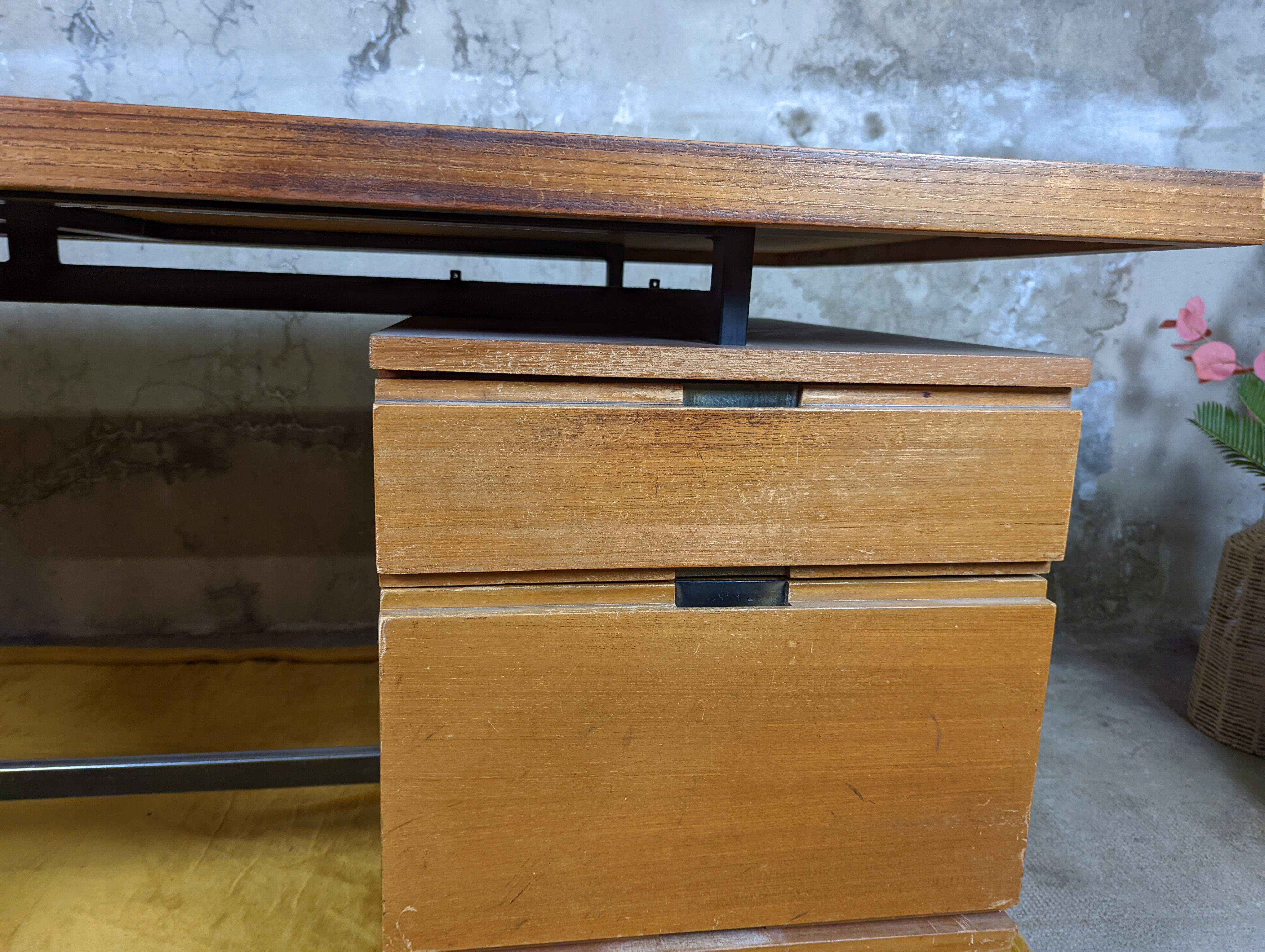 Minvielle desk in mahogany pierre guariche