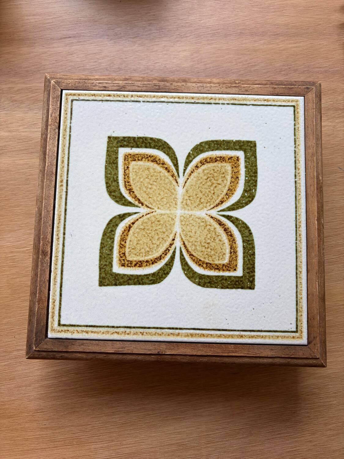 Vintage music trivet