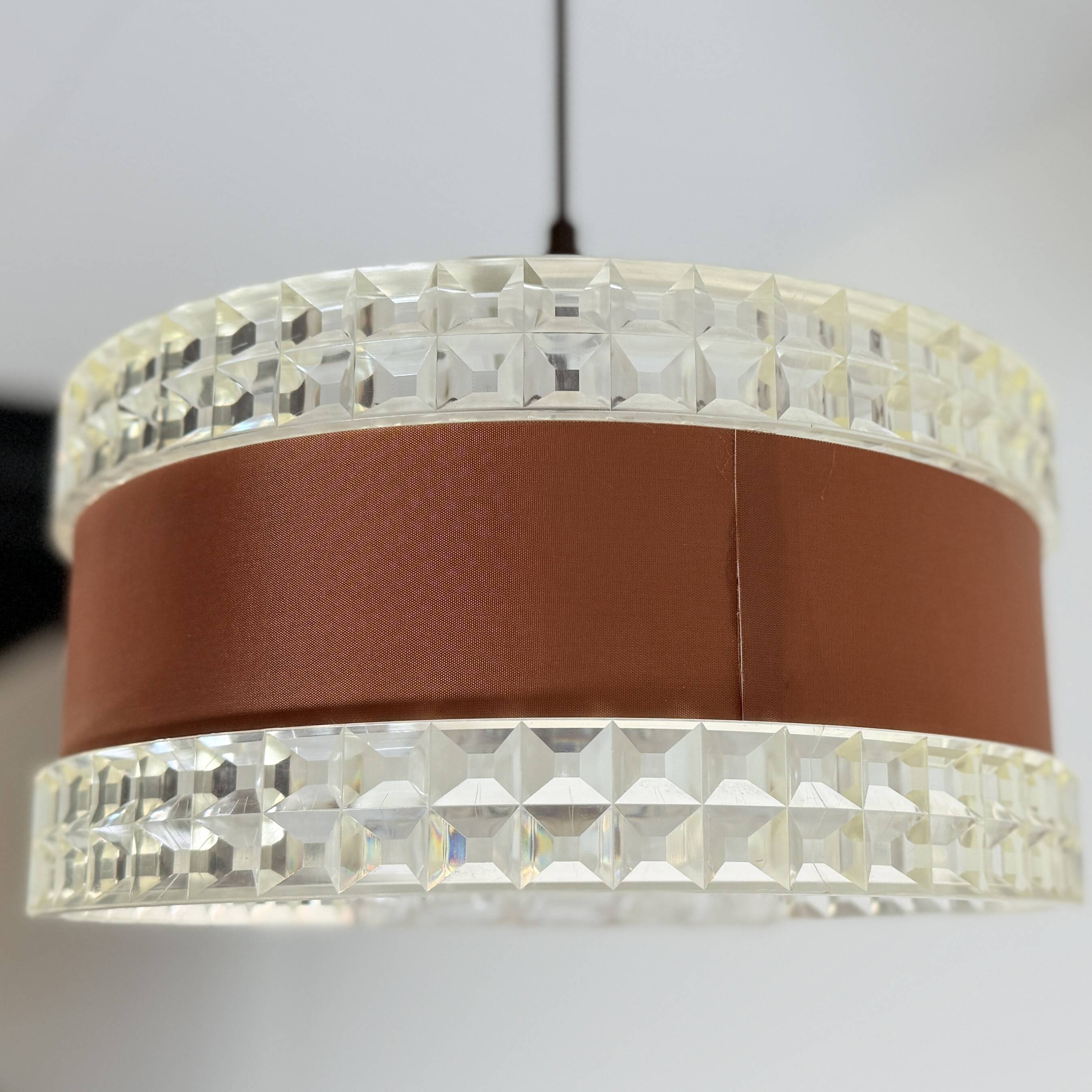 Vintage pendant lamp with brown ring