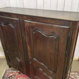 Armoire basse de style Louis XV en noyer 19ème