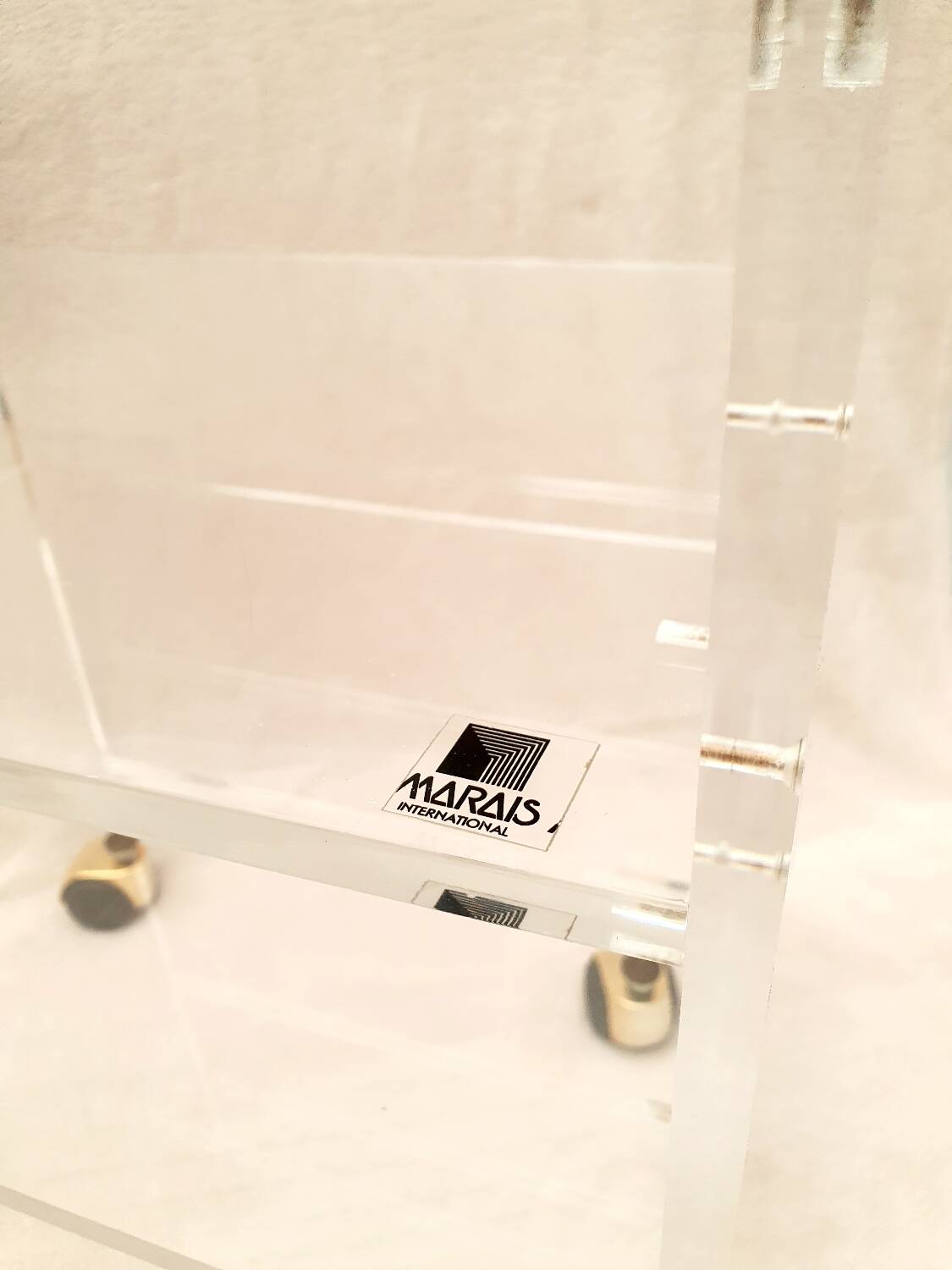 Meuble hi-fi  plexiglas Marais International