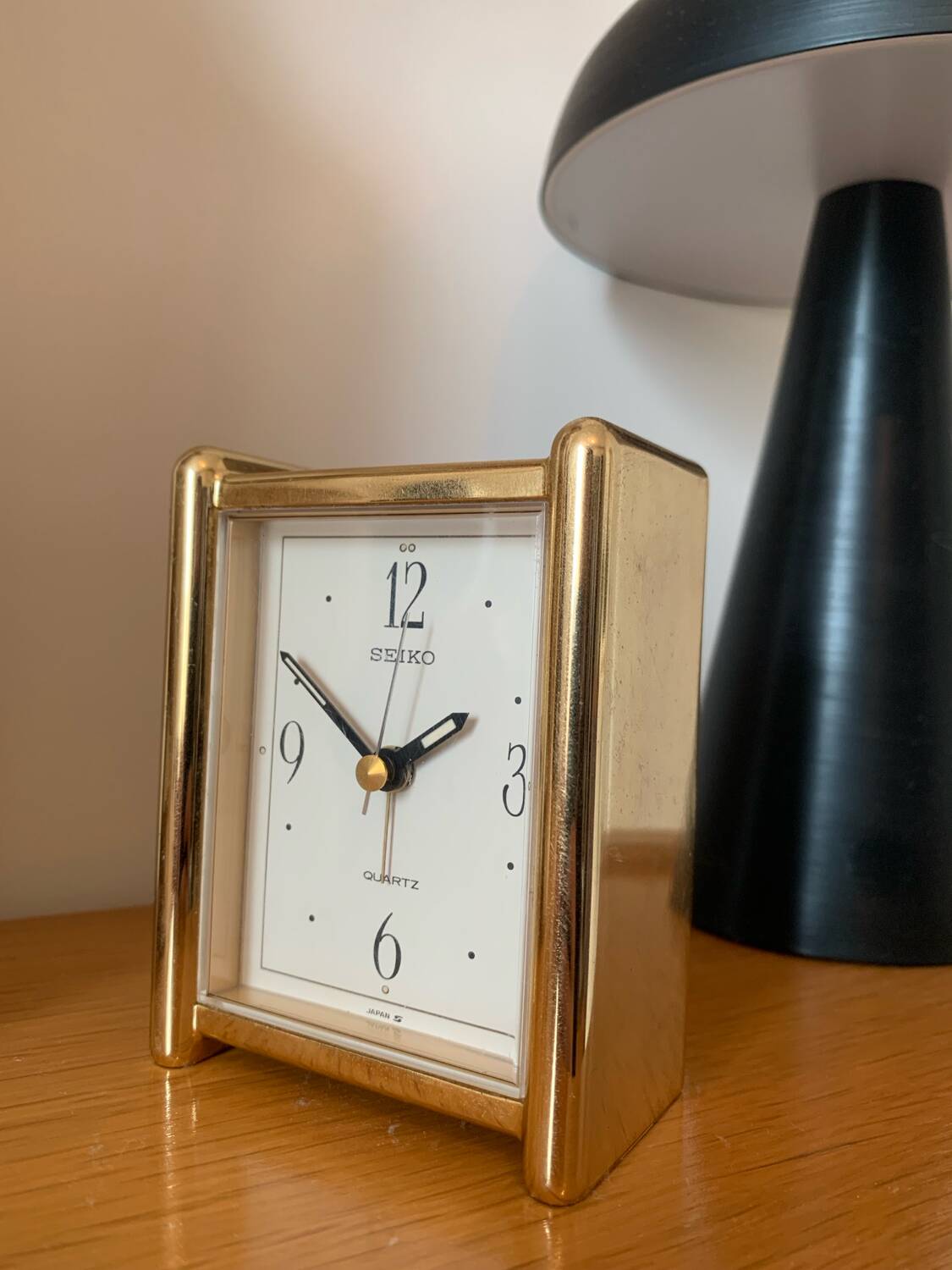 Seiko vintage gold quartz alarm clock