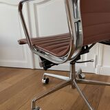 Eames style office chair with wheels