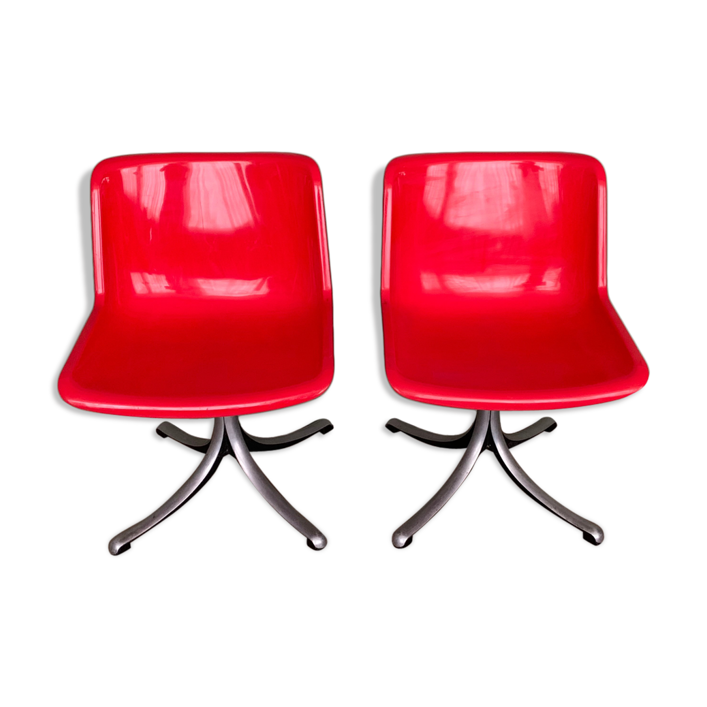 Pair of chairs by Osvaldo Borsani for Tecno