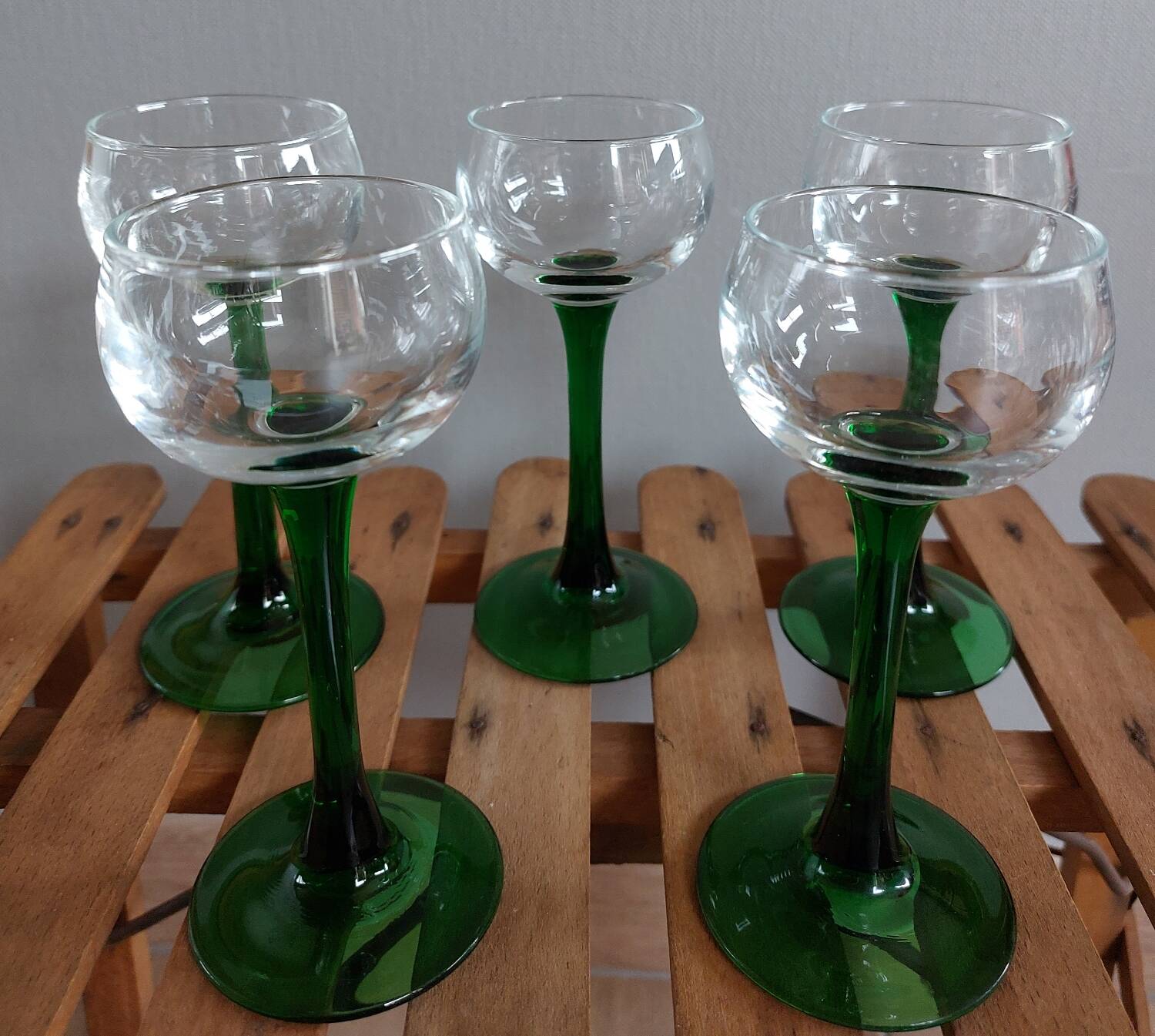 Alsatian white wine glasses with green base