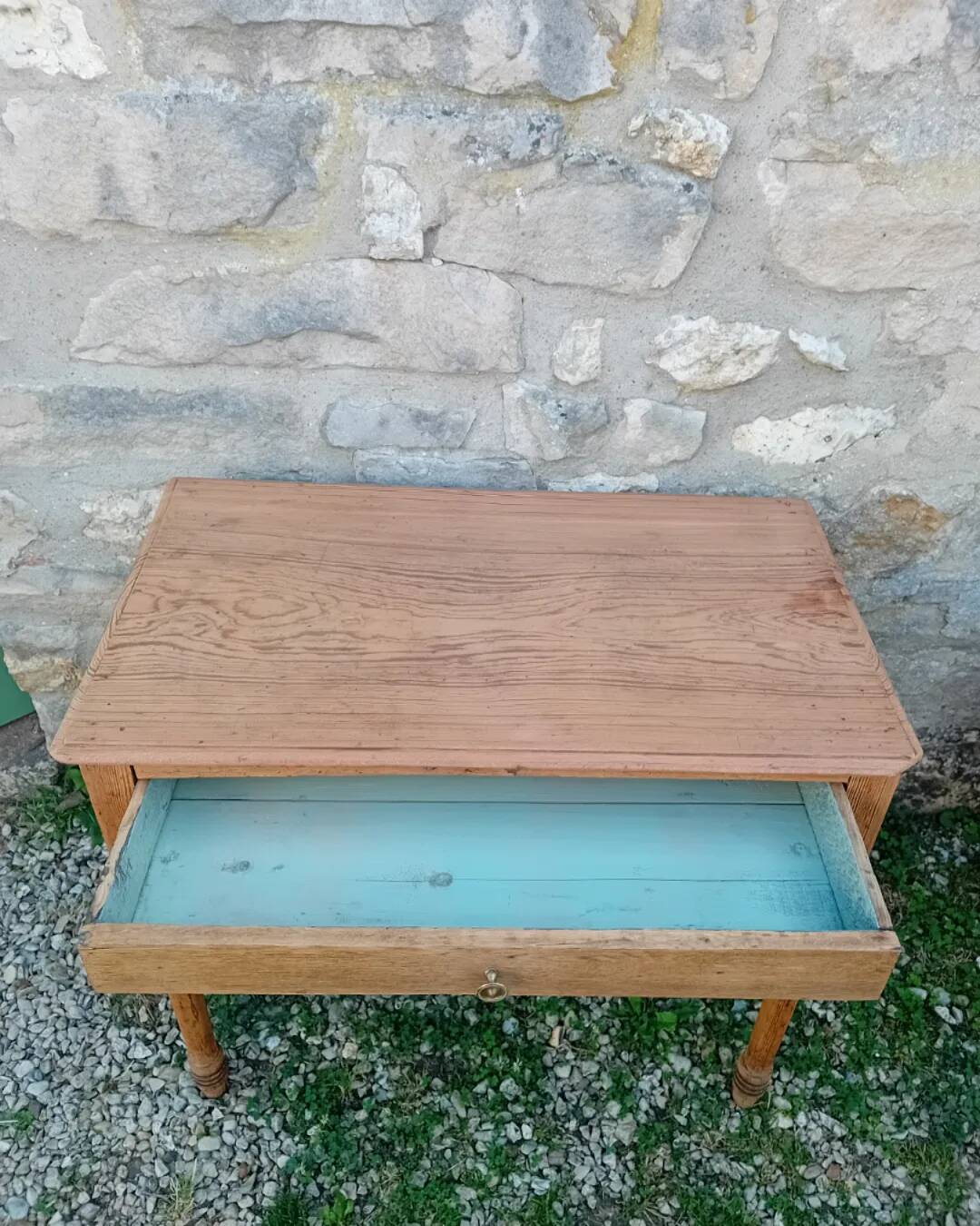 Children's desk or side table