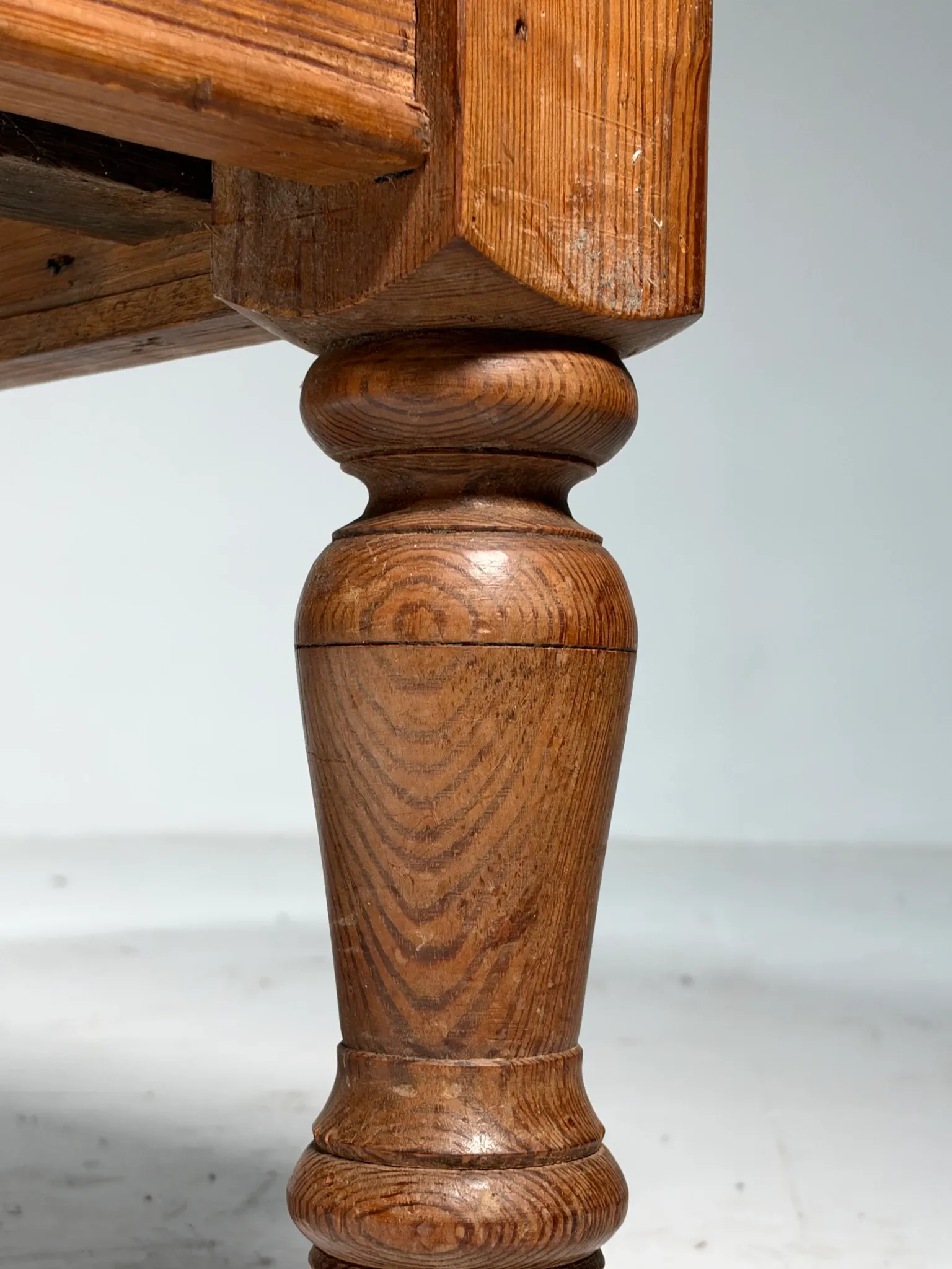 Pine coffee table country style
