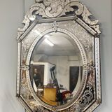 19th century Venitien mirror in bevelled and engraved glass