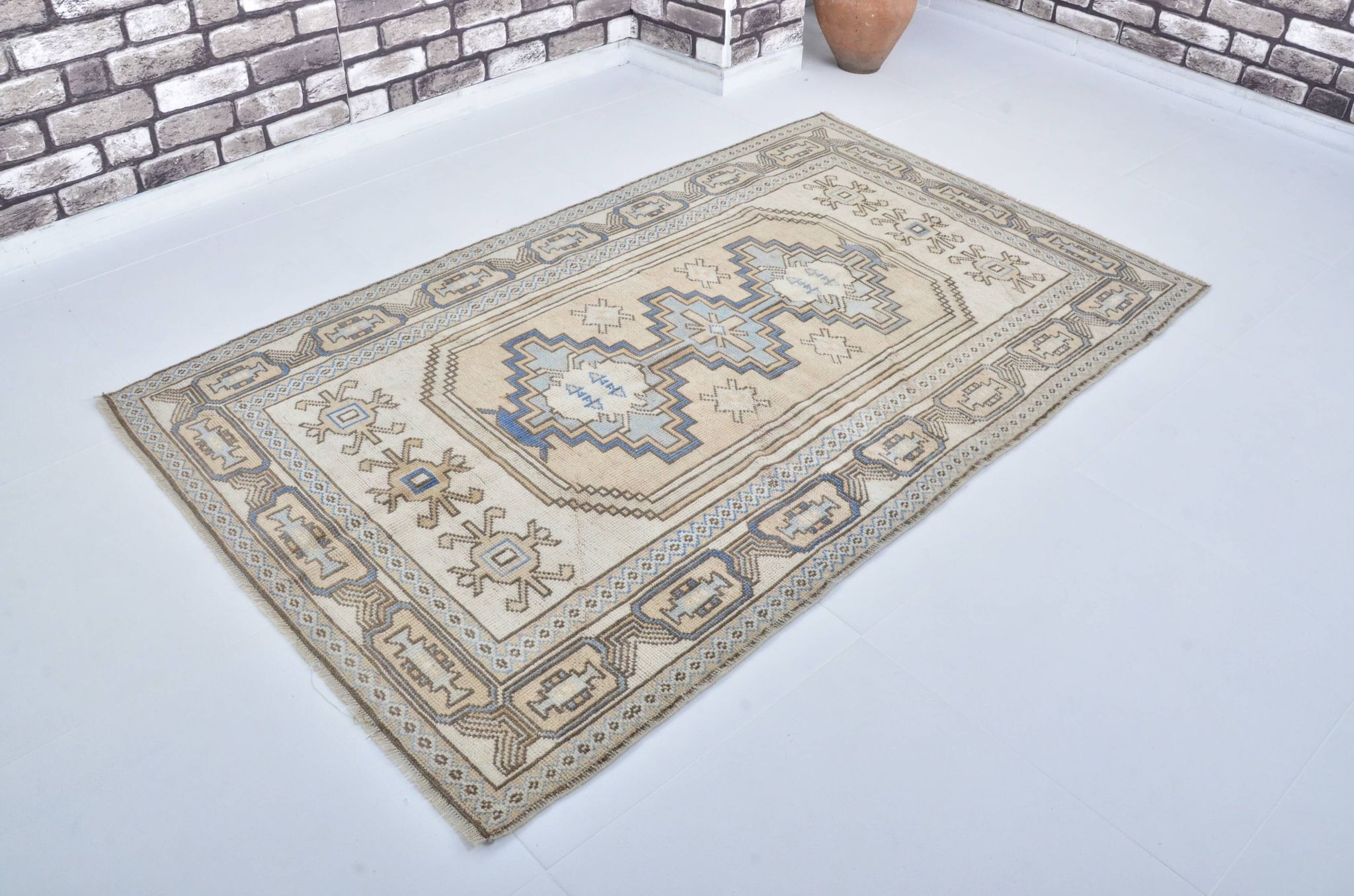 Tapis fait main Oushak turc sku 3559