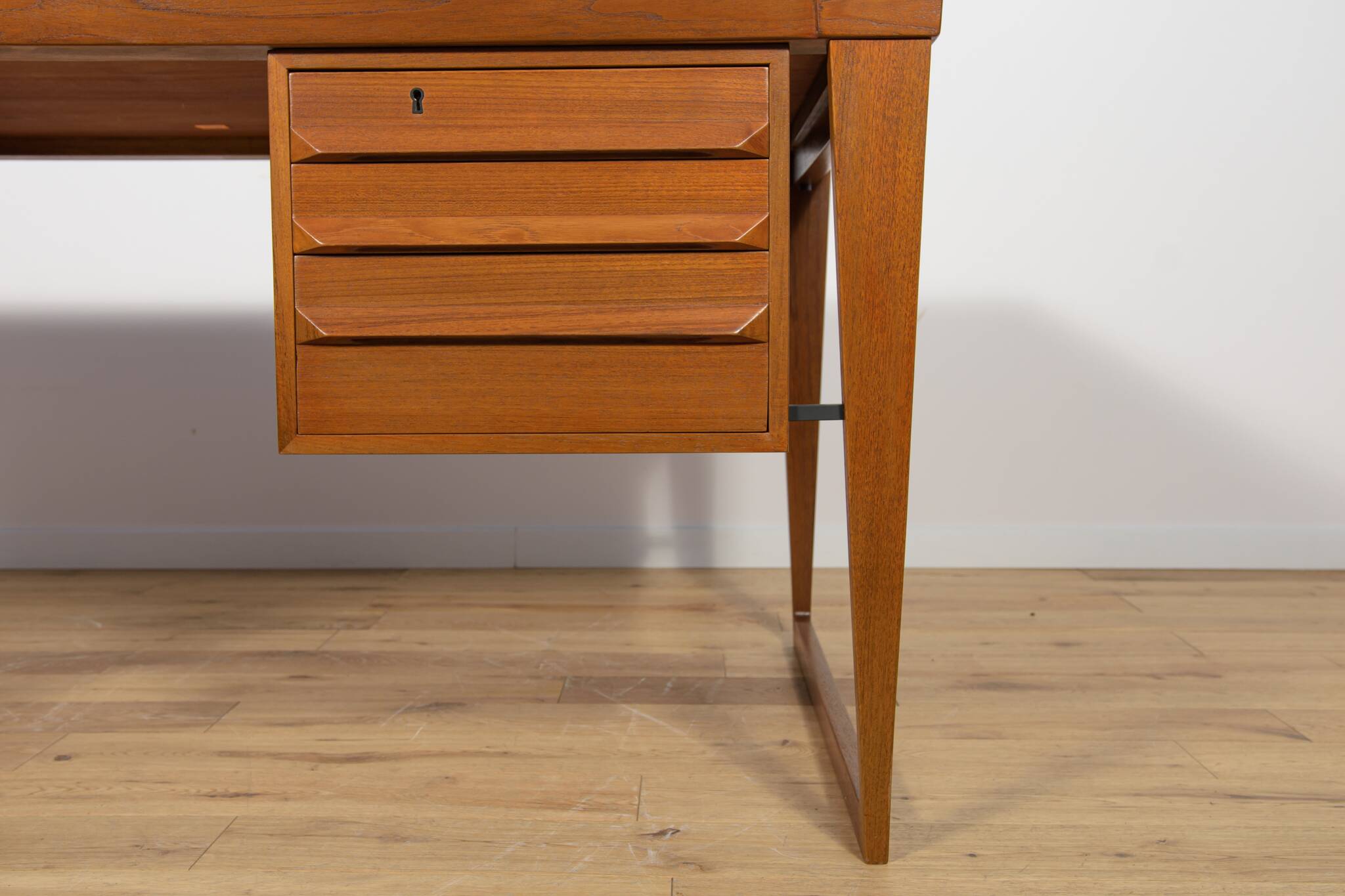 Teak Model 70 Desk by Kai Kristiansen for Feldballes Møbelfabrik, 1960s