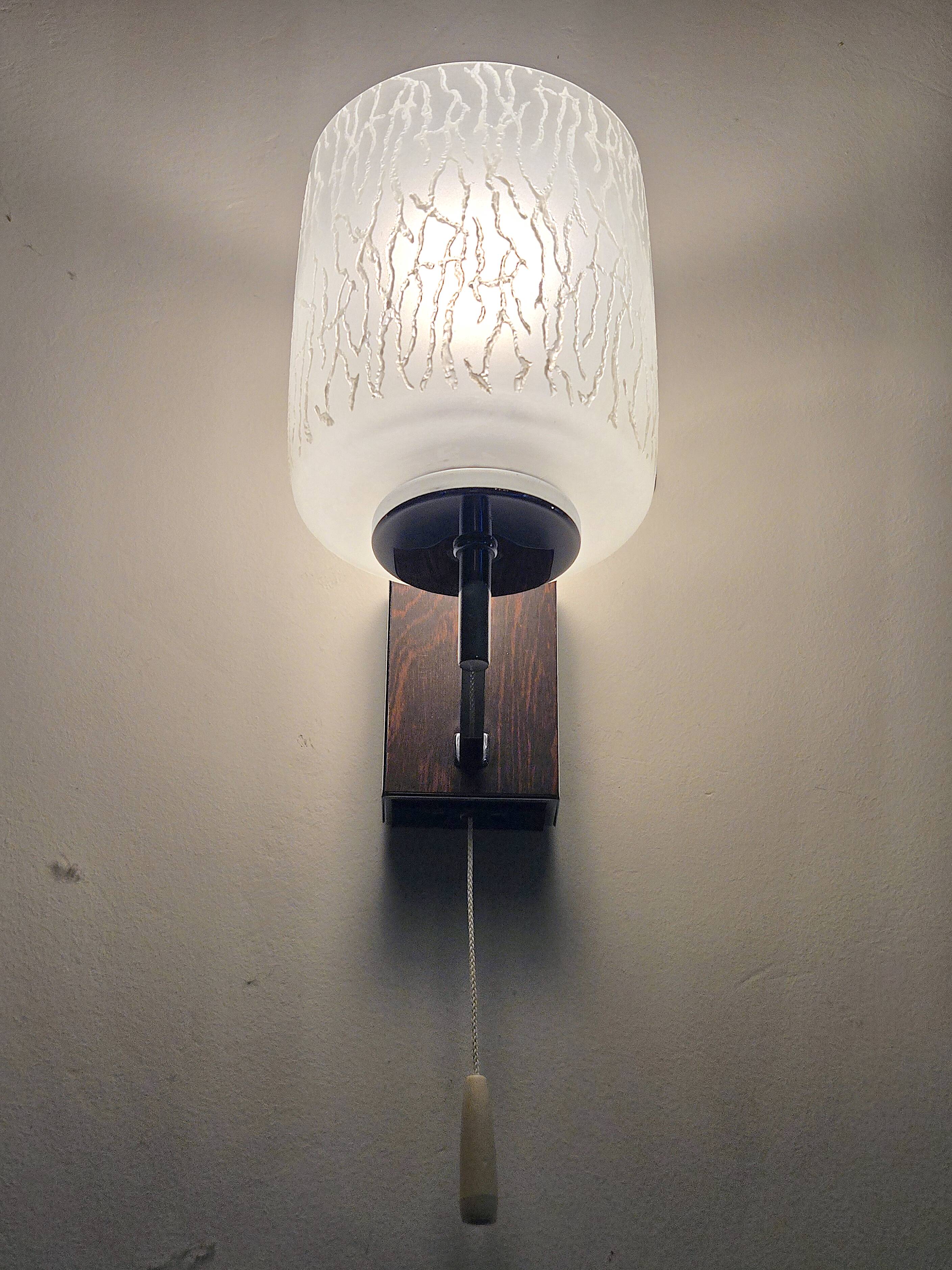 Pair of vintage wall lights in chrome-plated metal, glass and wood shades - design