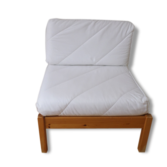 Low chair in pine