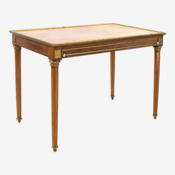 Table de salon de style Louis XVI