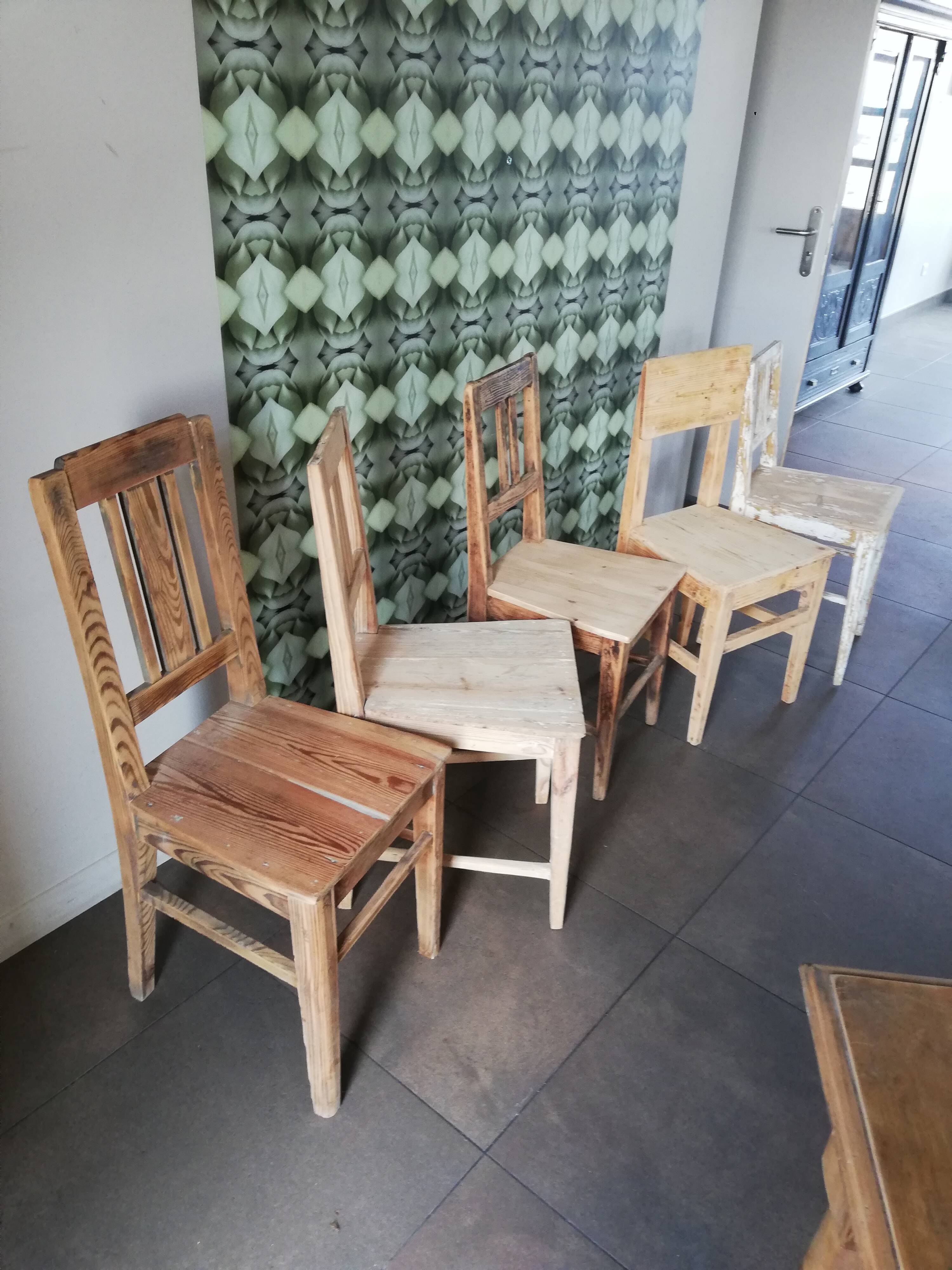 Set of 5 vintage wooden chairs