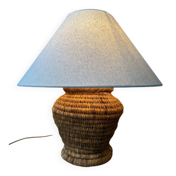 Lampe de table vintage – ancien pichet en rotin