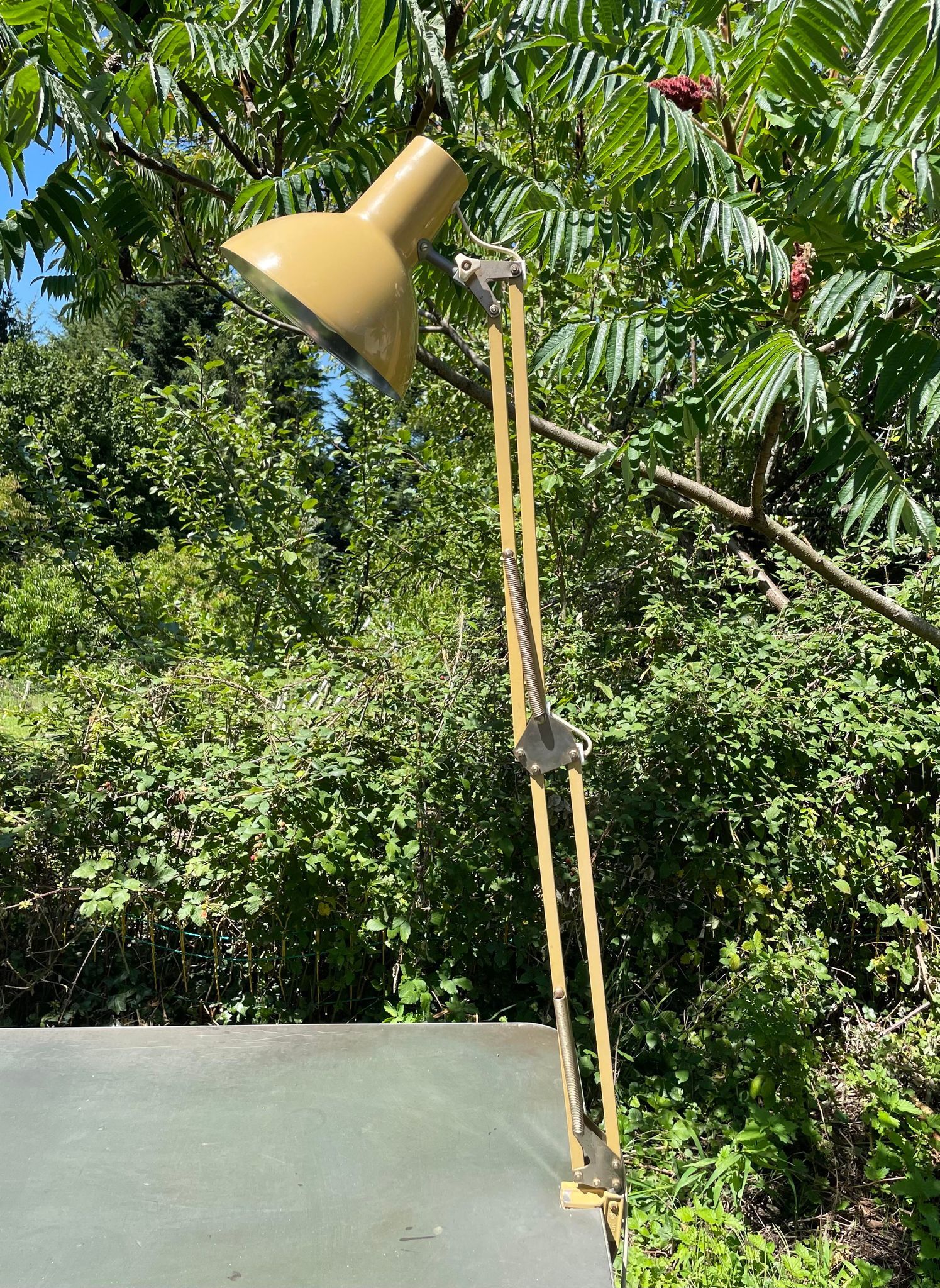 Architect lamp Wechselstrom beige sand color Made GDR (Germany)model large arm 70s.